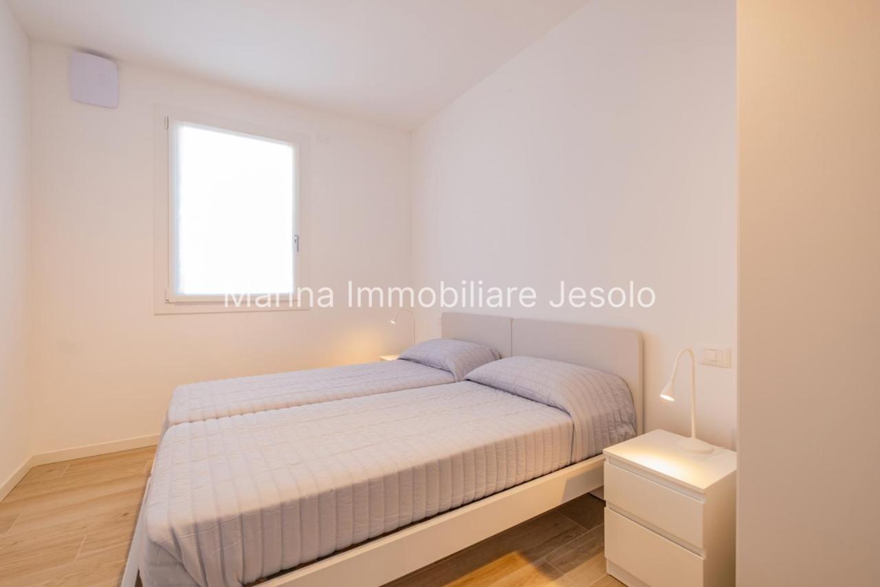 Two-Bedroom Deluxe Apartment with Balcony