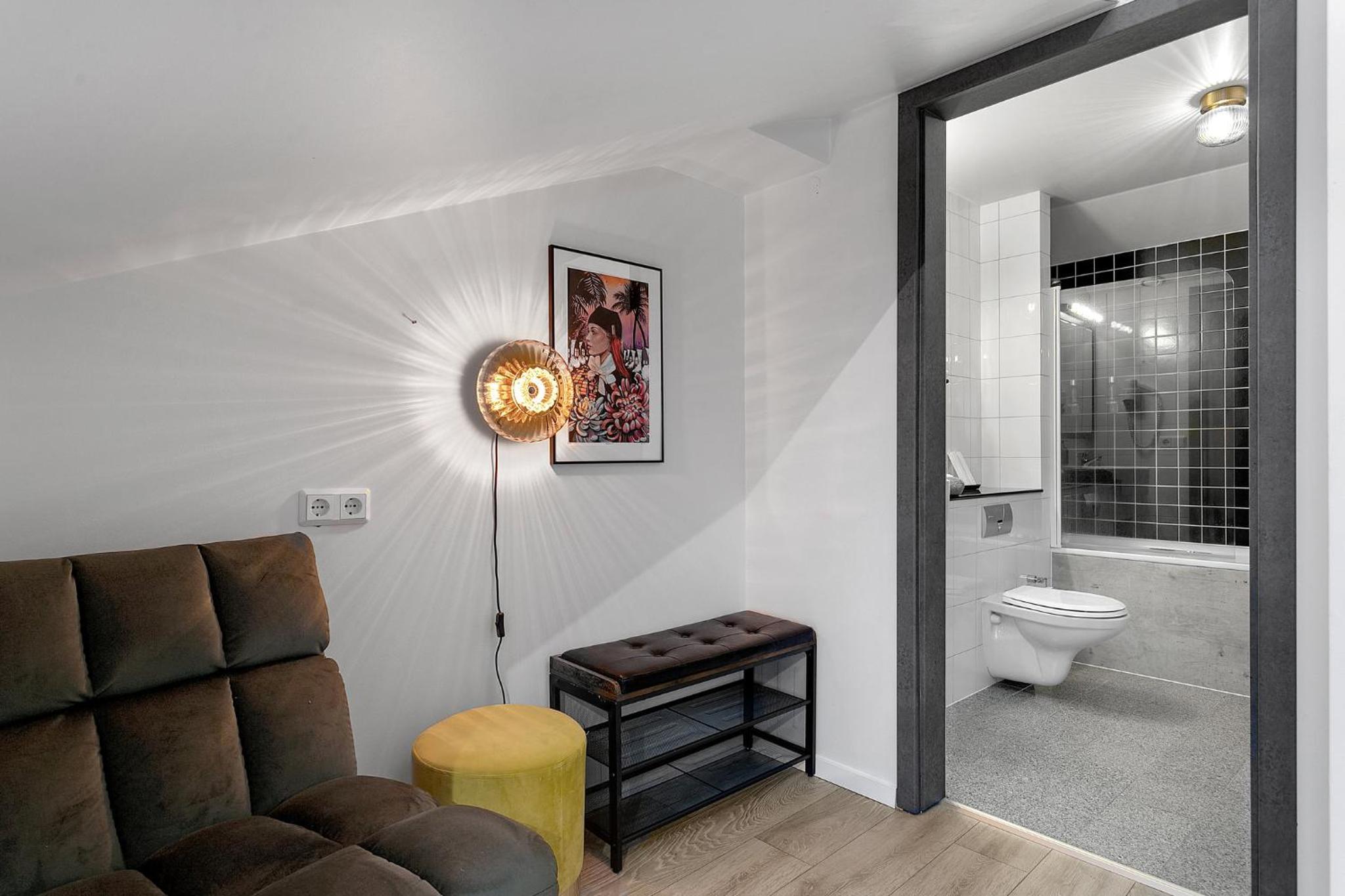 Superior King Room - Photo 15