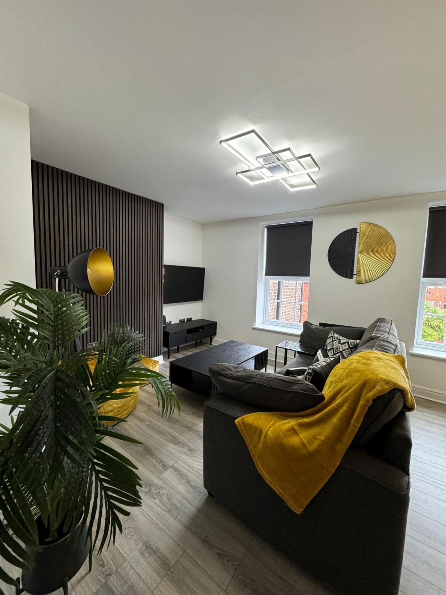 One-Bedroom Apartment photo 1