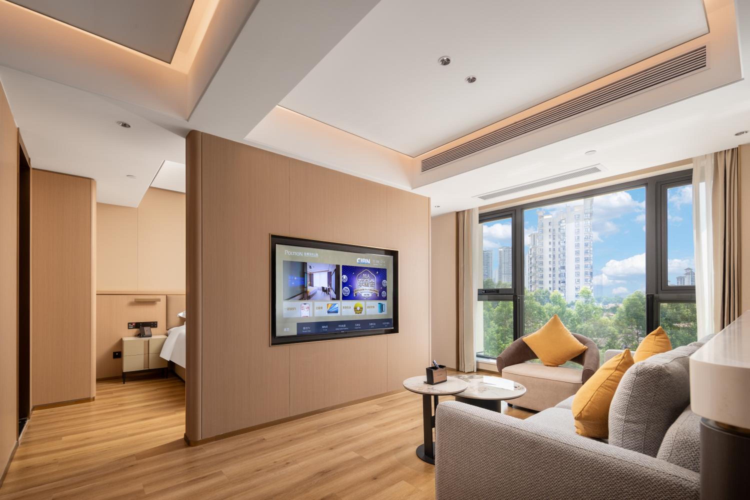 Deluxe Suite with Spa Bath