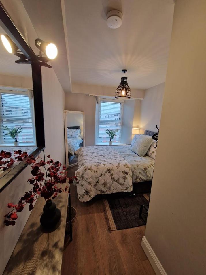 Two-Bedroom Deluxe Apartment with Harbor View photo 3