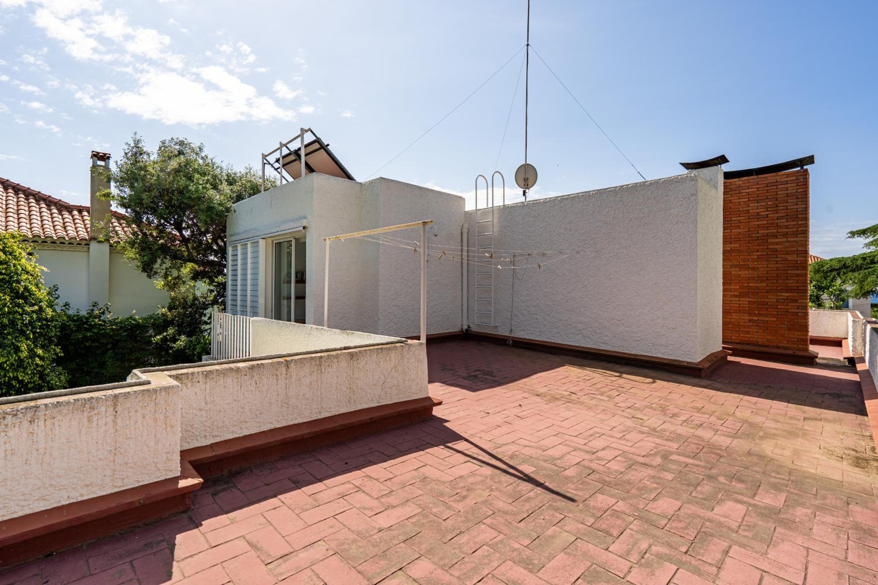 Four-Bedroom House photo 2