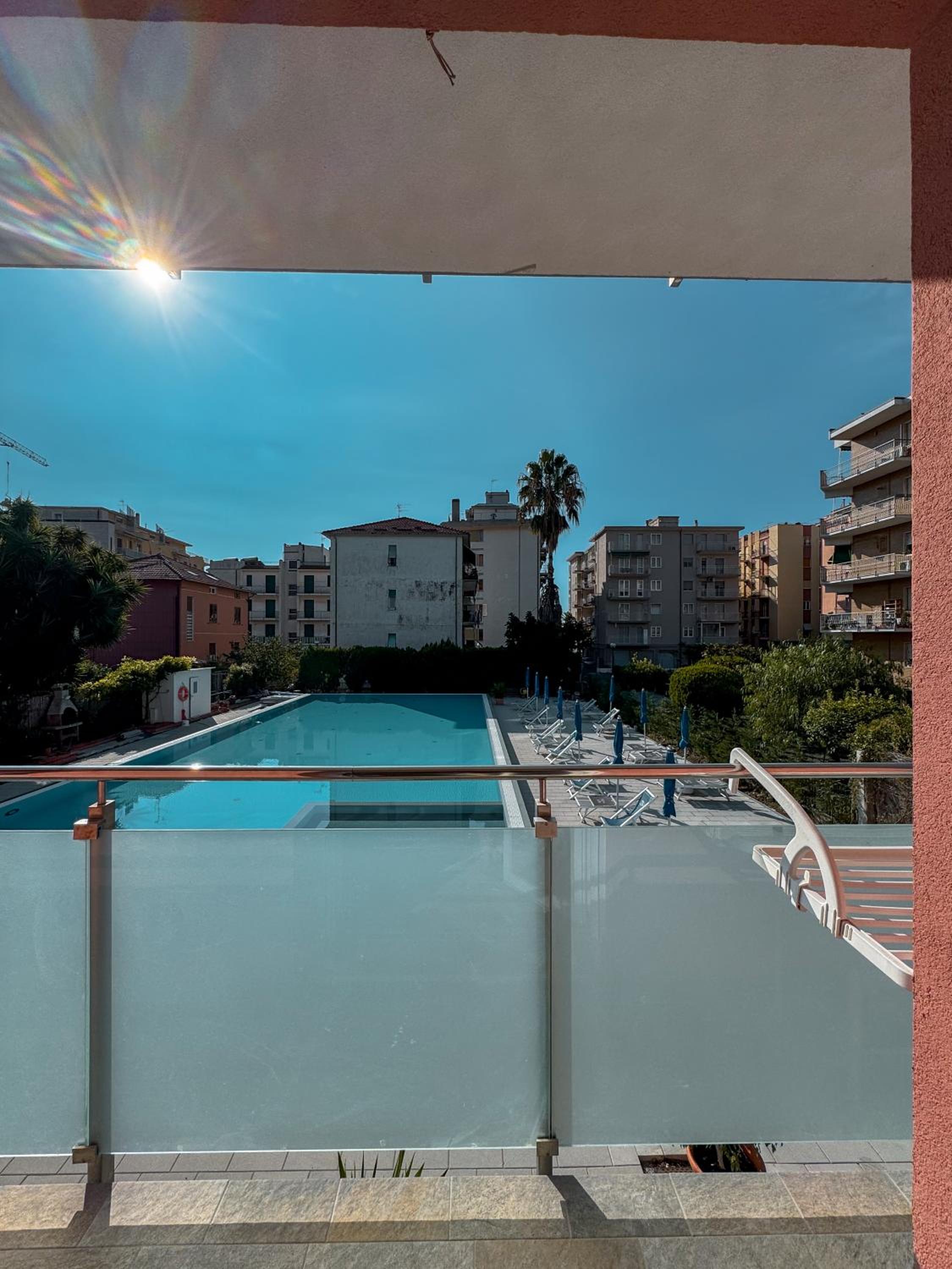 Apartment with Pool View