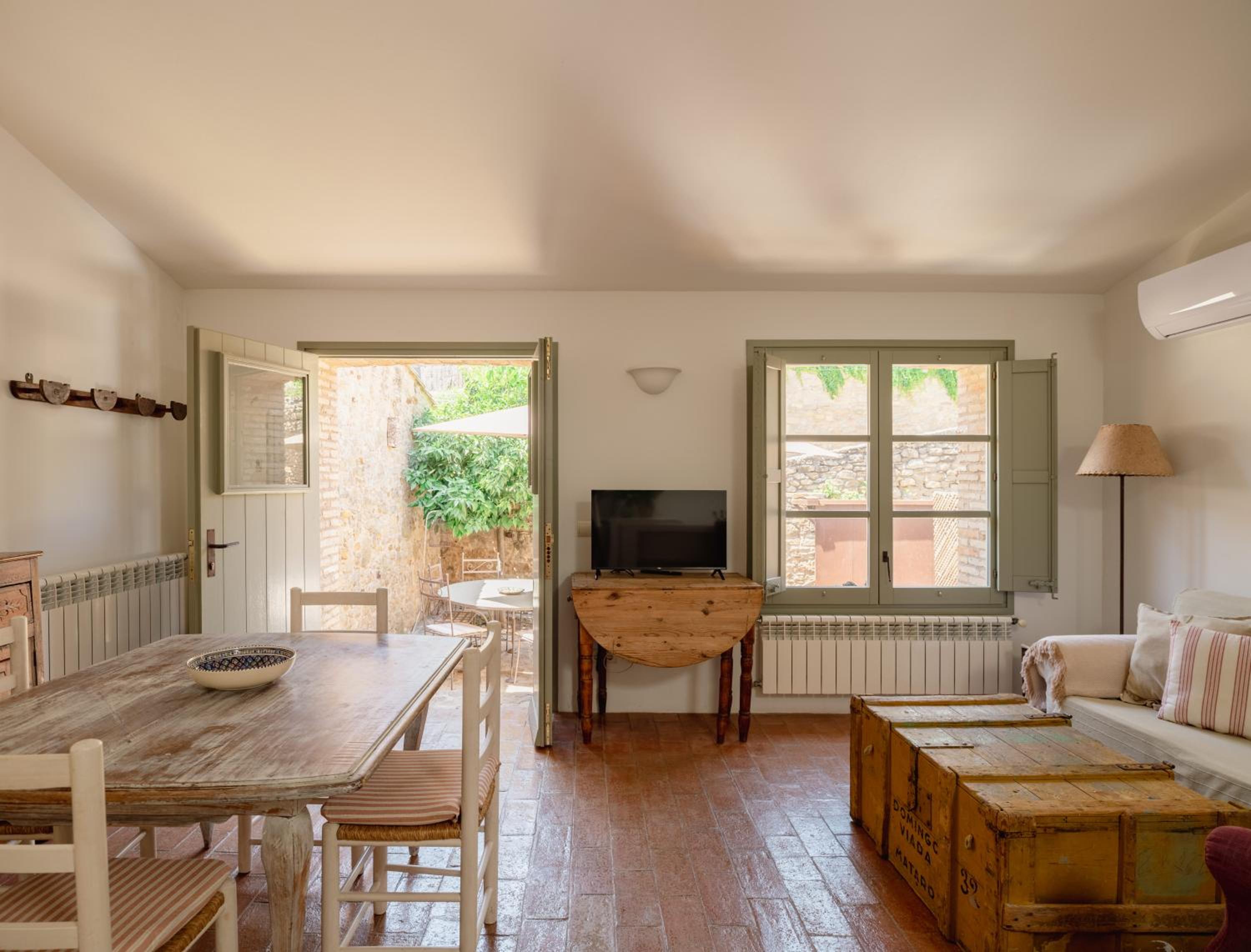Two-Bedroom Apartment with Garden View photo 2