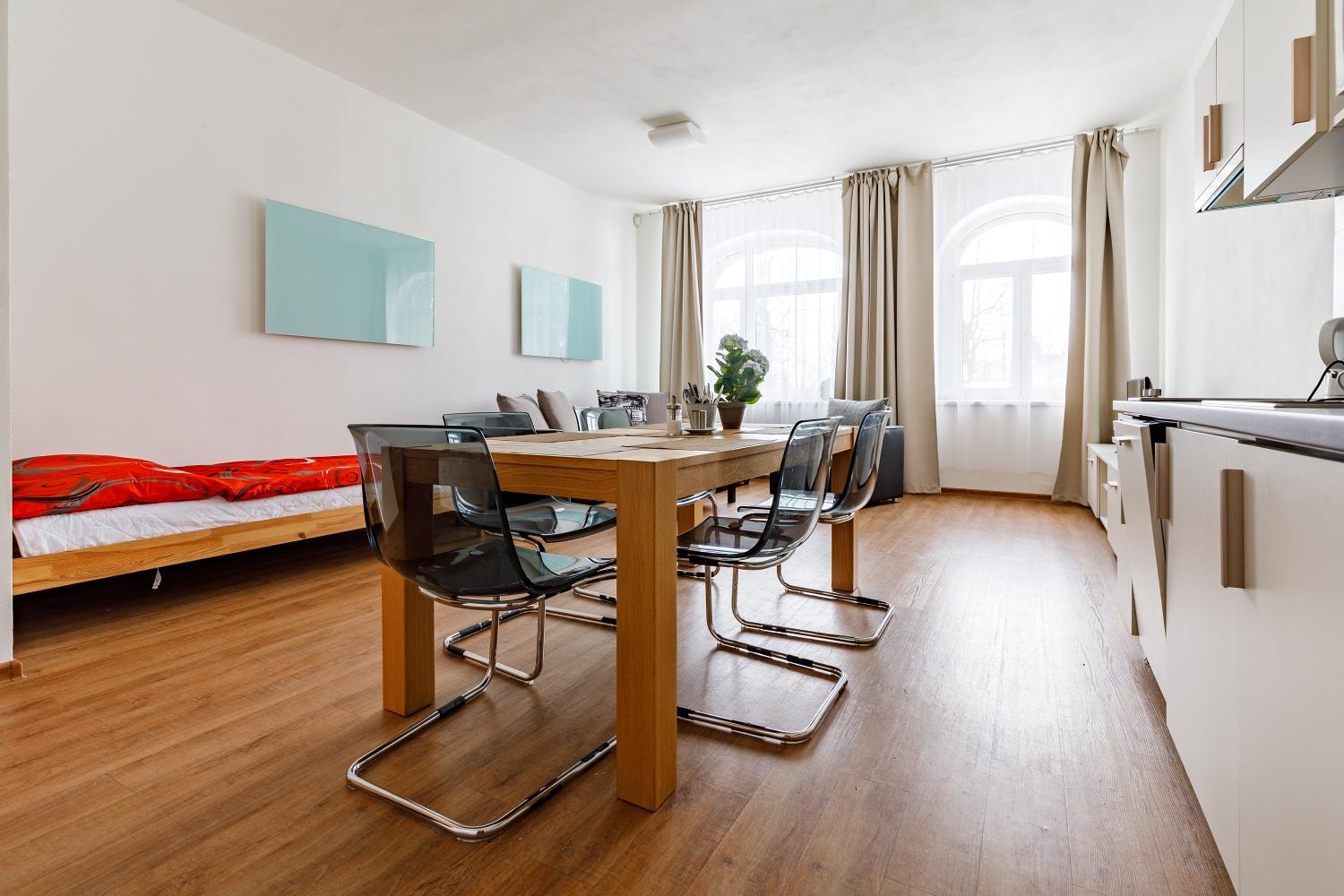 One-Bedroom Apartment photo 1