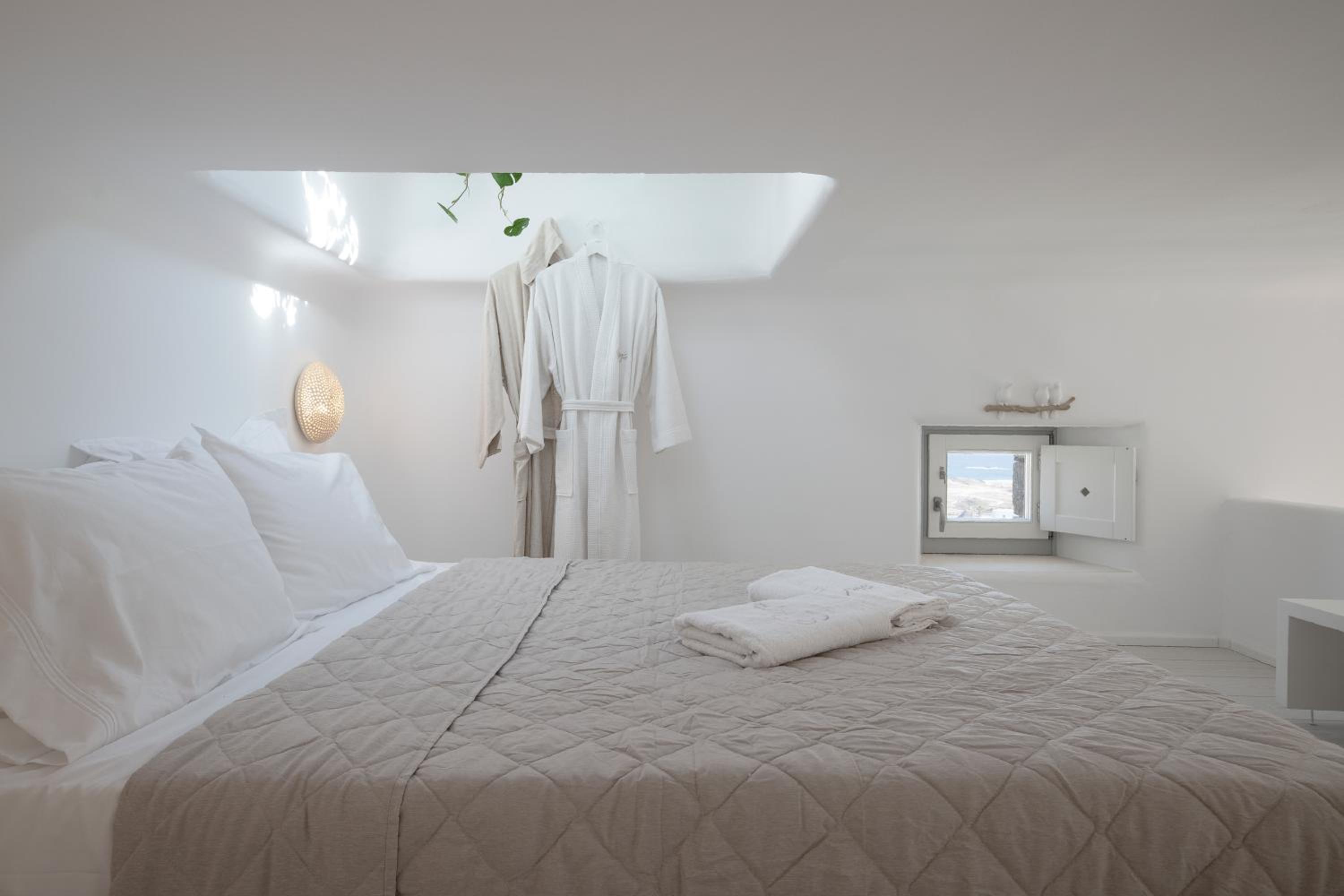 Deluxe Suite with Sea View photo 3