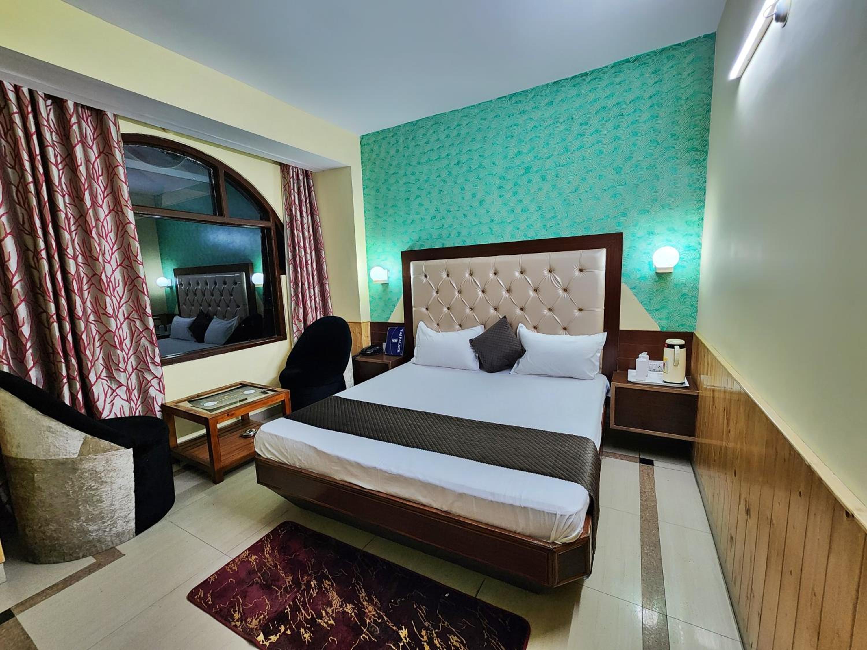 Superior King Room - Photo 4