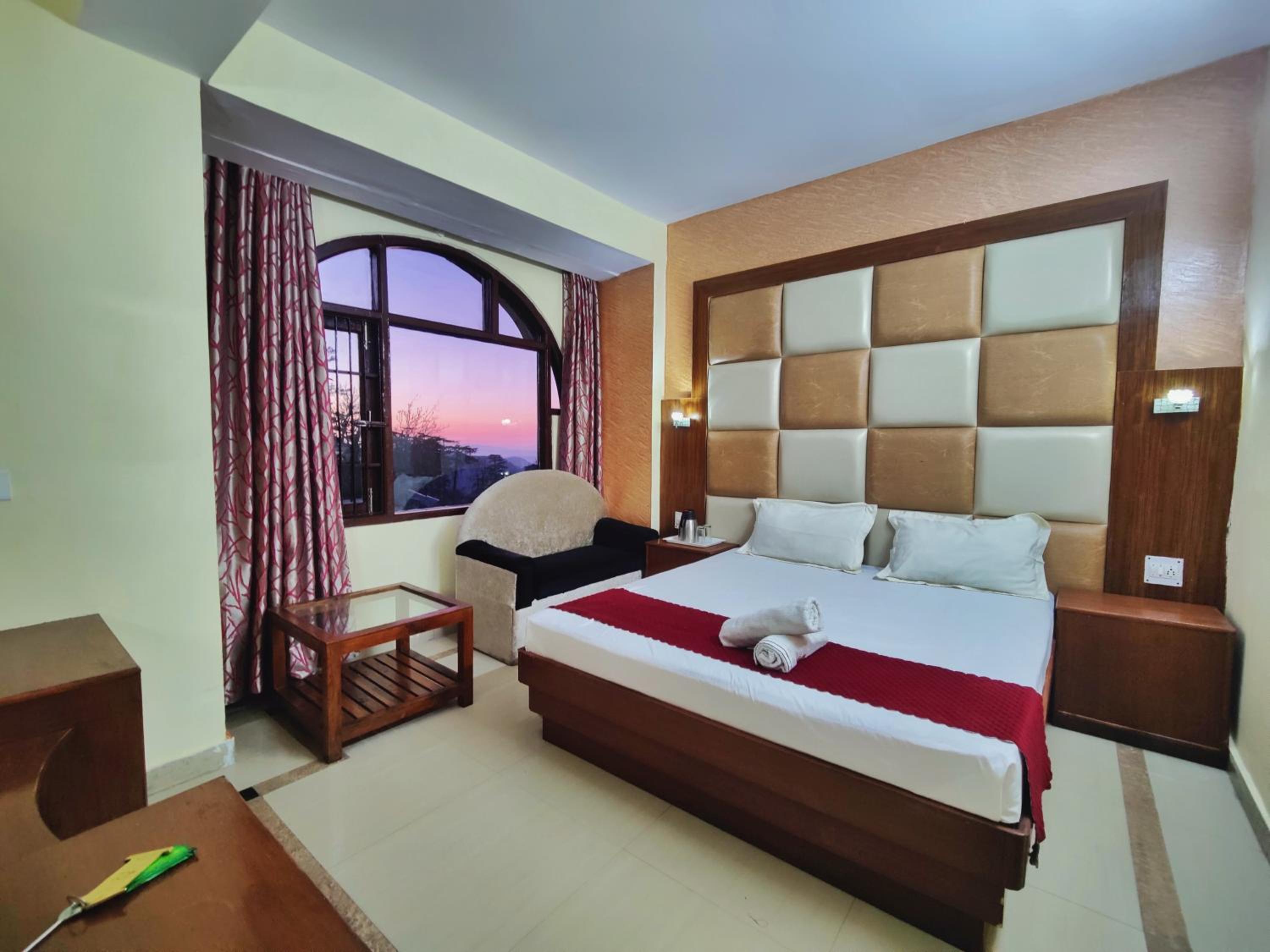 Superior King Room - Photo 1