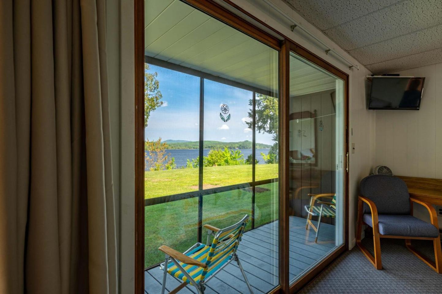 Studio with Lake View photo 3