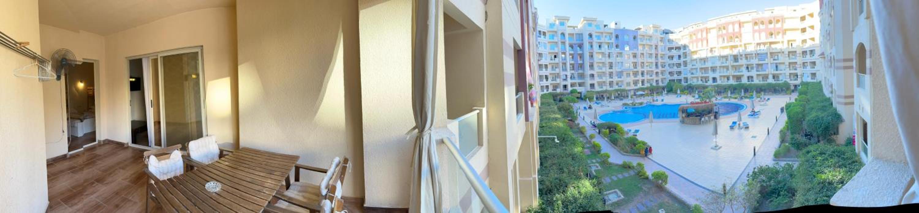 Studio Apartment with Balcony
