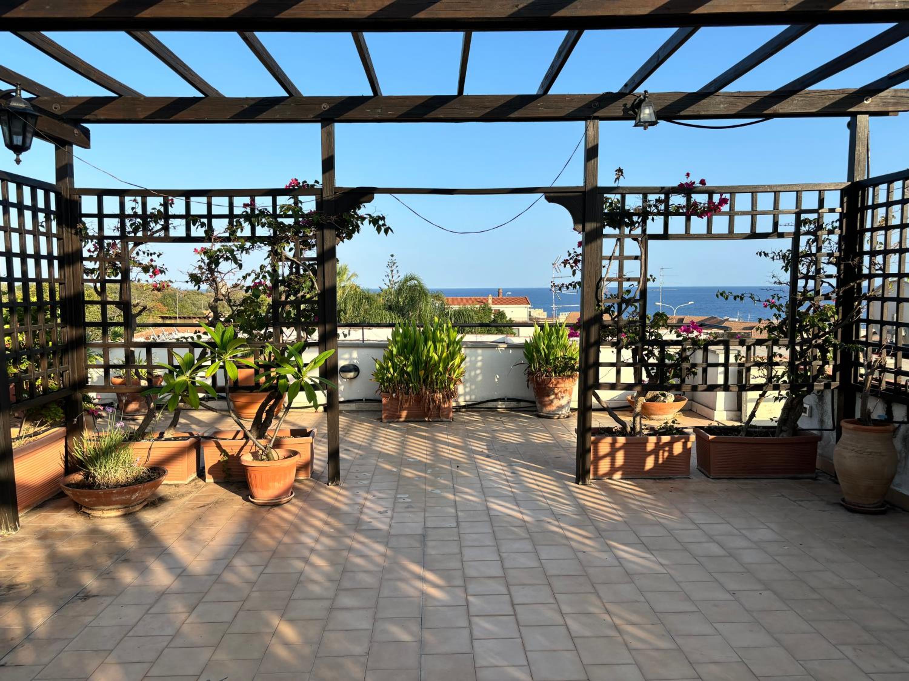 Three-Bedroom Apartment with Balcony photo 3