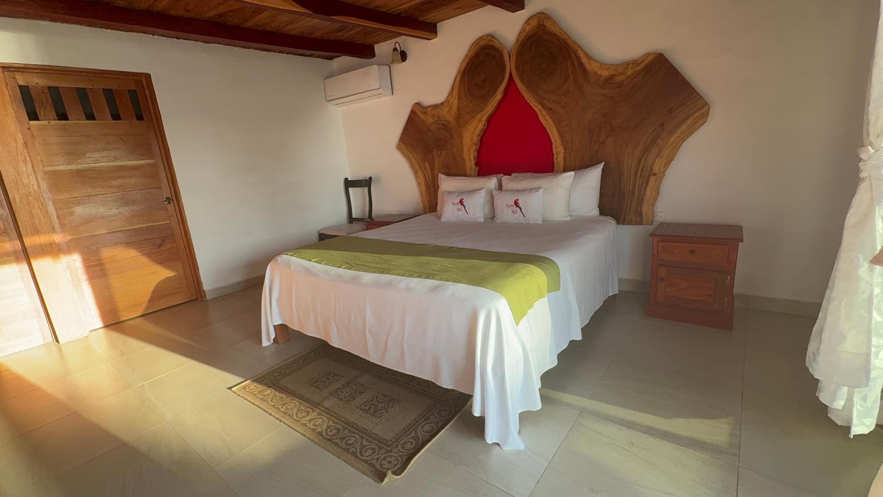 Deluxe Double Room With Side Sea View