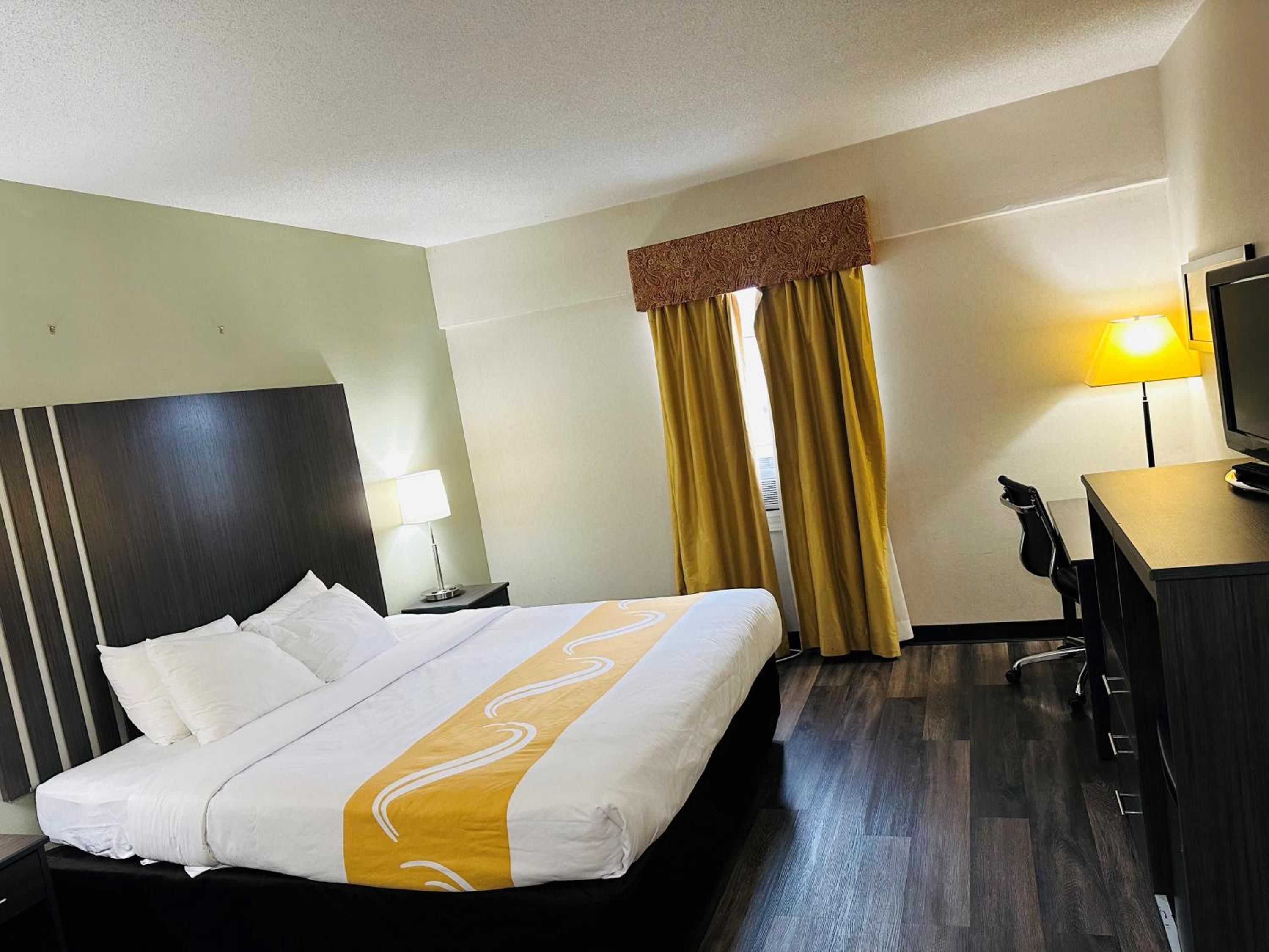 King Room - Non-Smoking - Photo 1