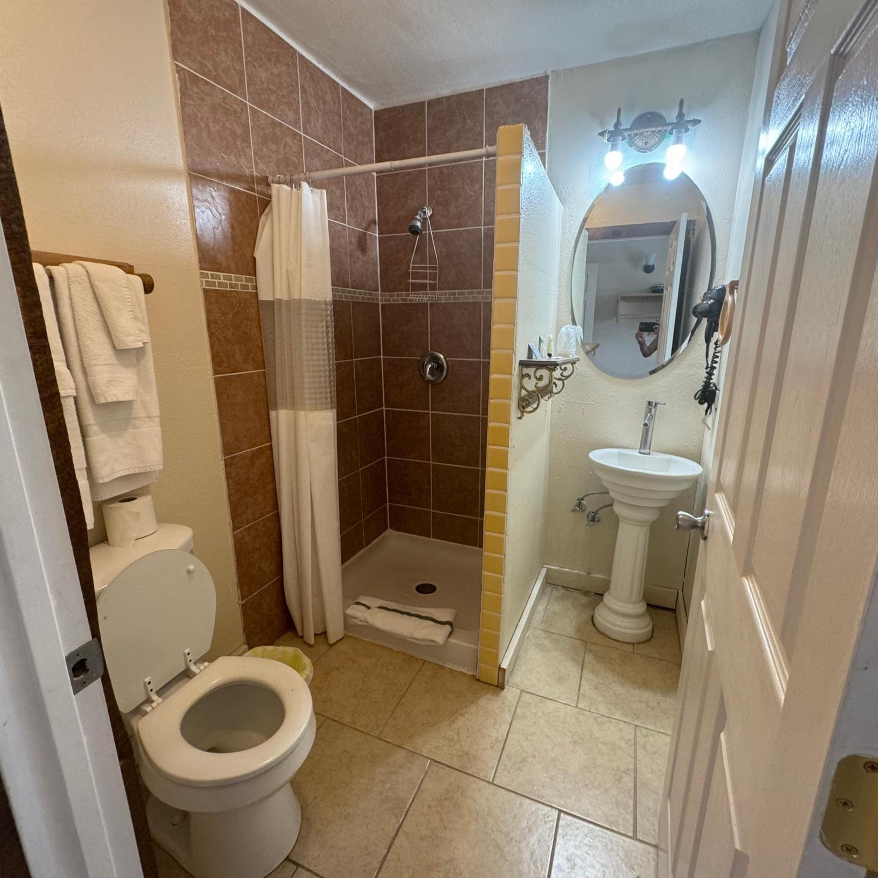 Budget Double Room photo 2