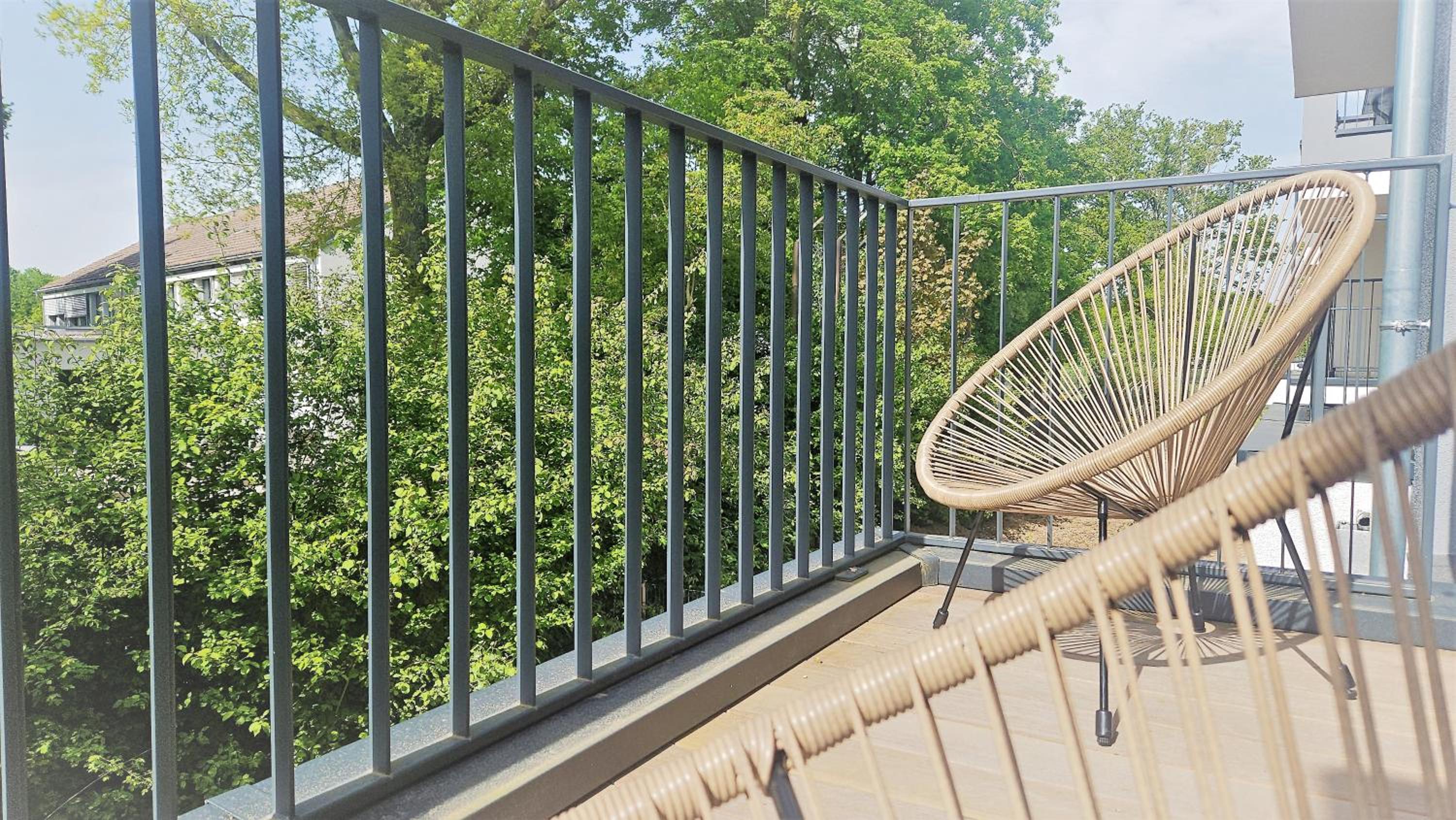 One-Bedroom Loft Apartment with Balcony photo 3