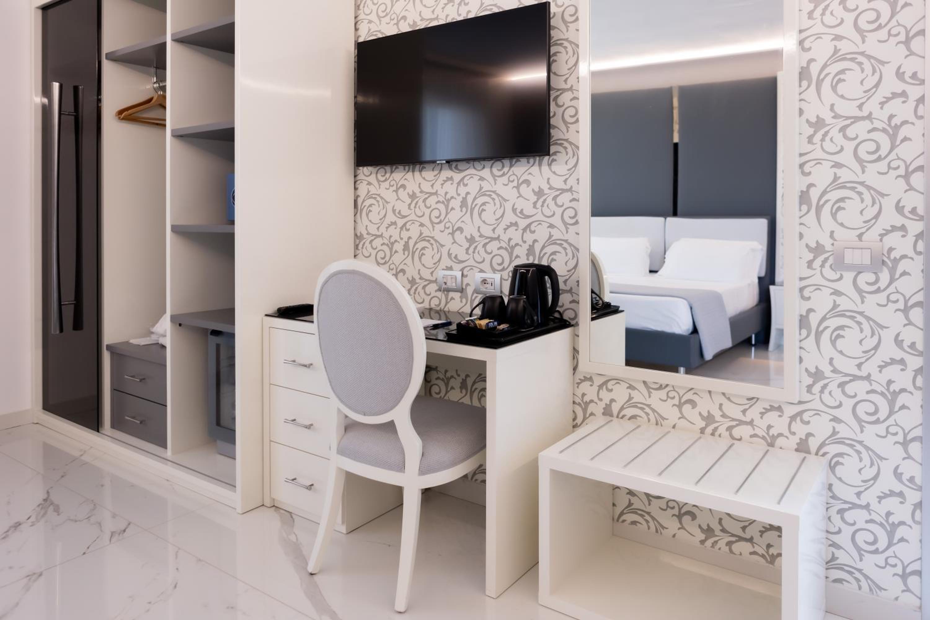 Junior Suite Family Deluxe with Sea View and Spa access - Photo 4