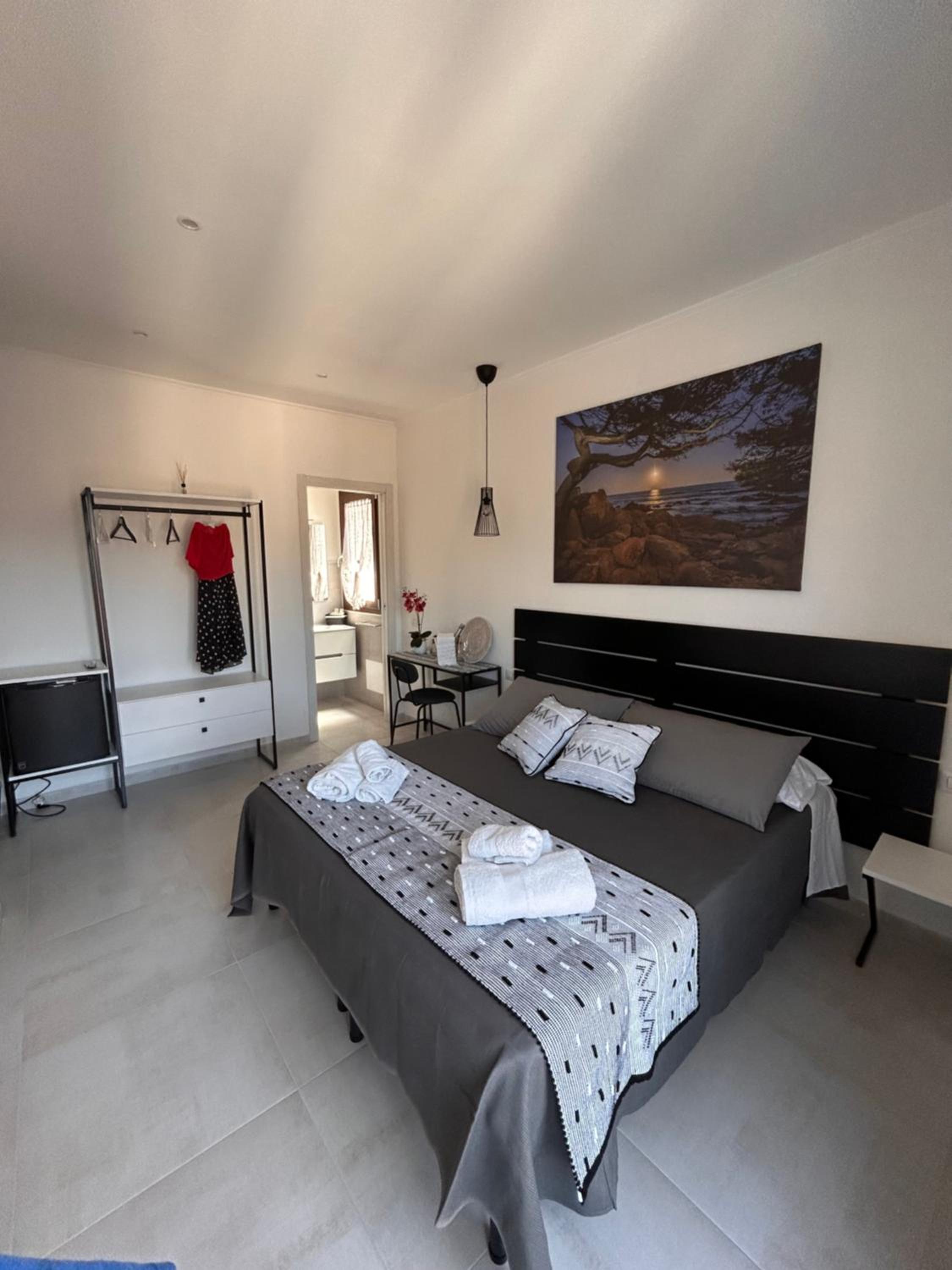Double or Twin Room with Private Bathroom photo 1