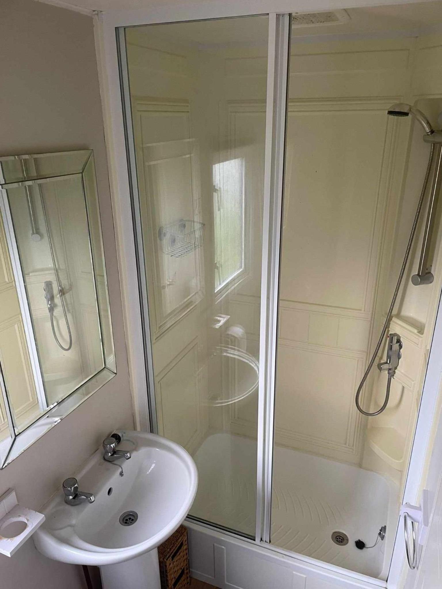 Two-Bedroom Apartment with Balcony photo 2