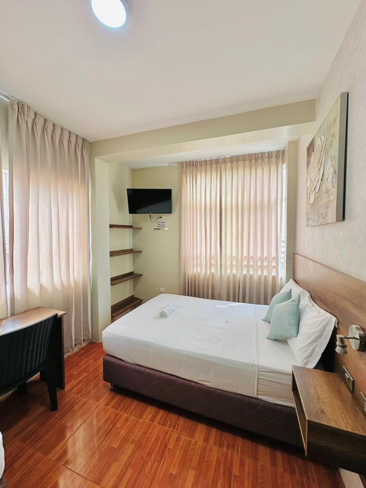 Single Room with Private Bathroom photo 1