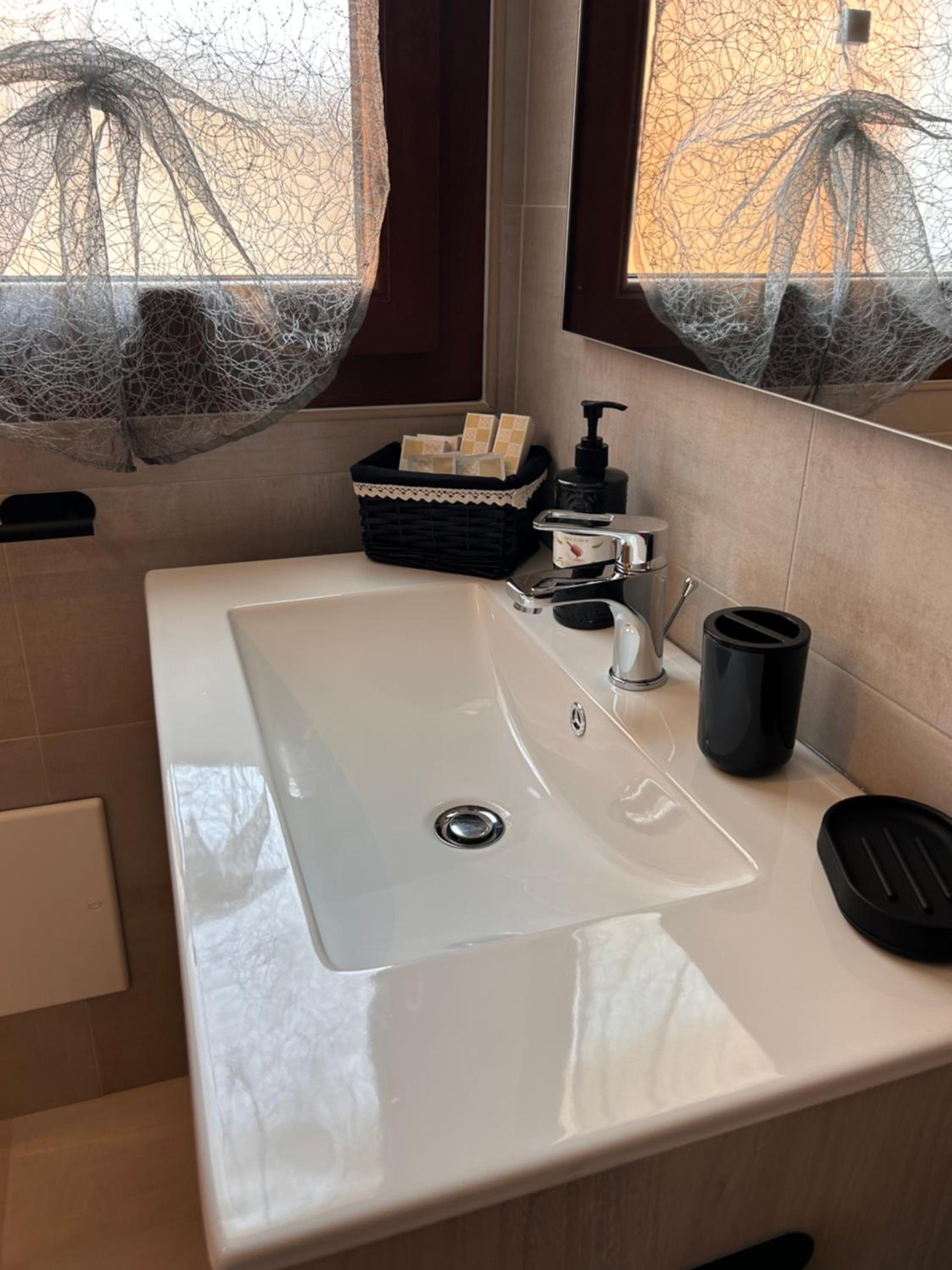 Deluxe Double or Twin Room photo 2
