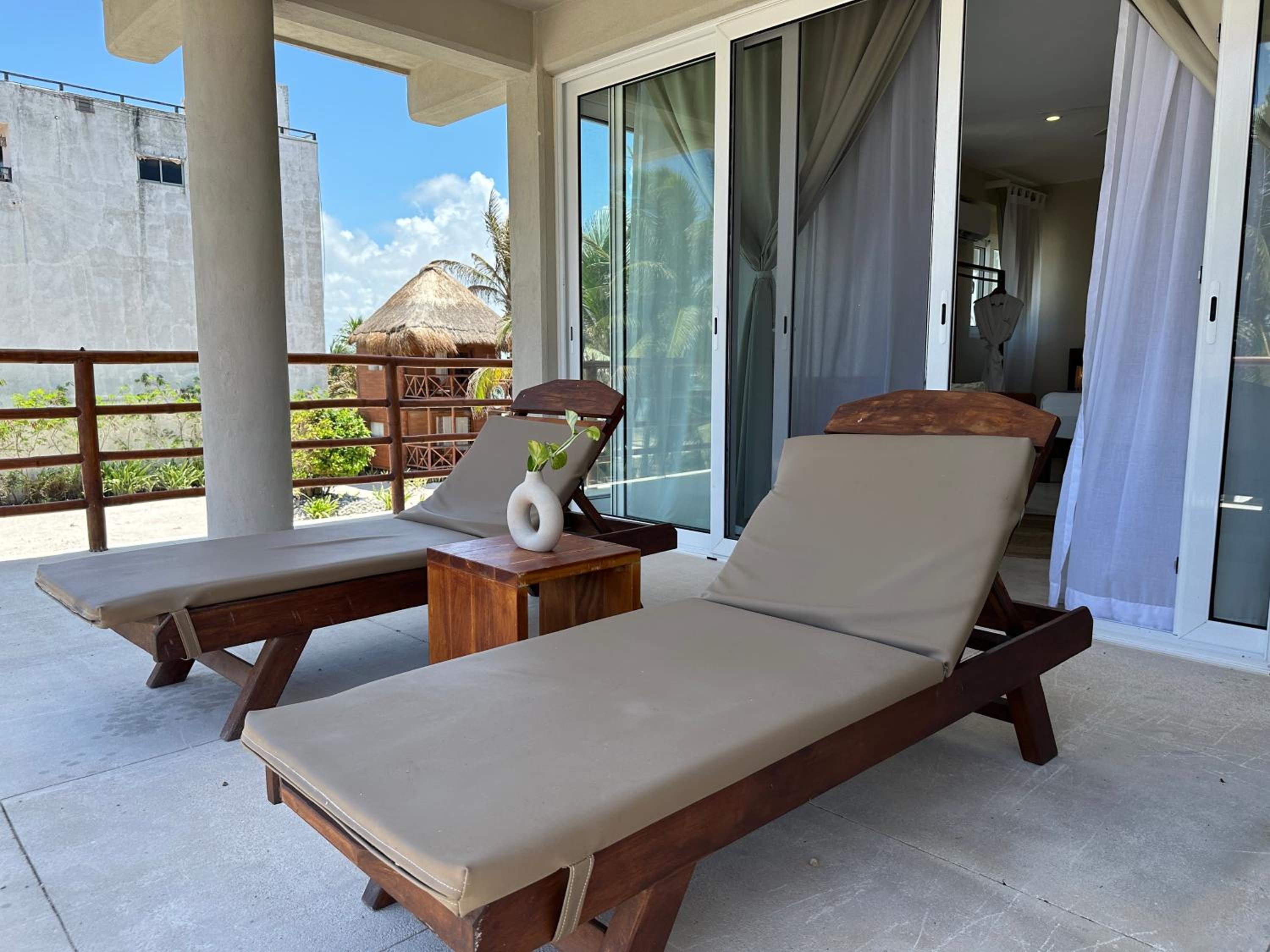 Suite with Sea View - Photo 4