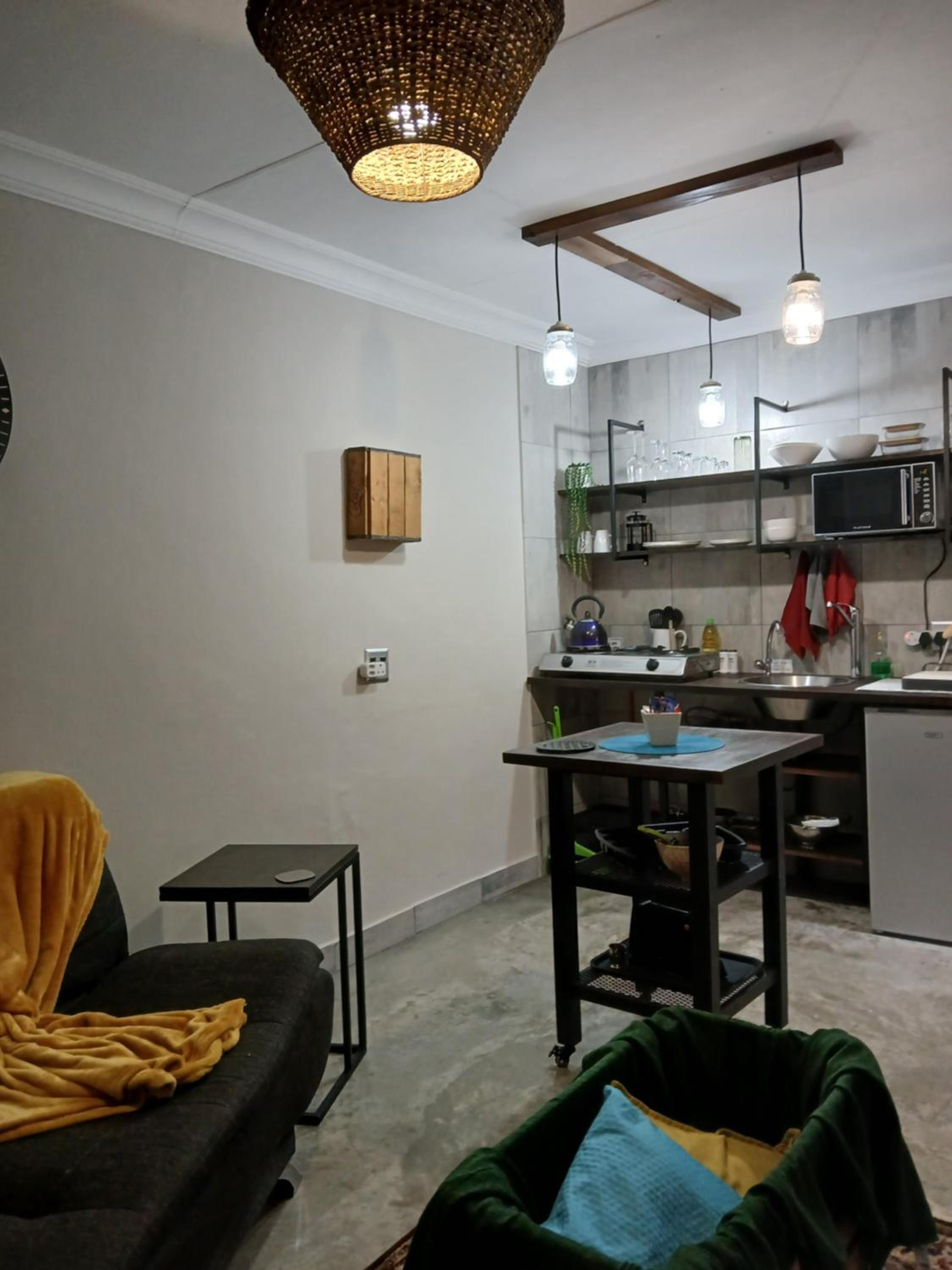 One-Bedroom Apartment - Photo 7