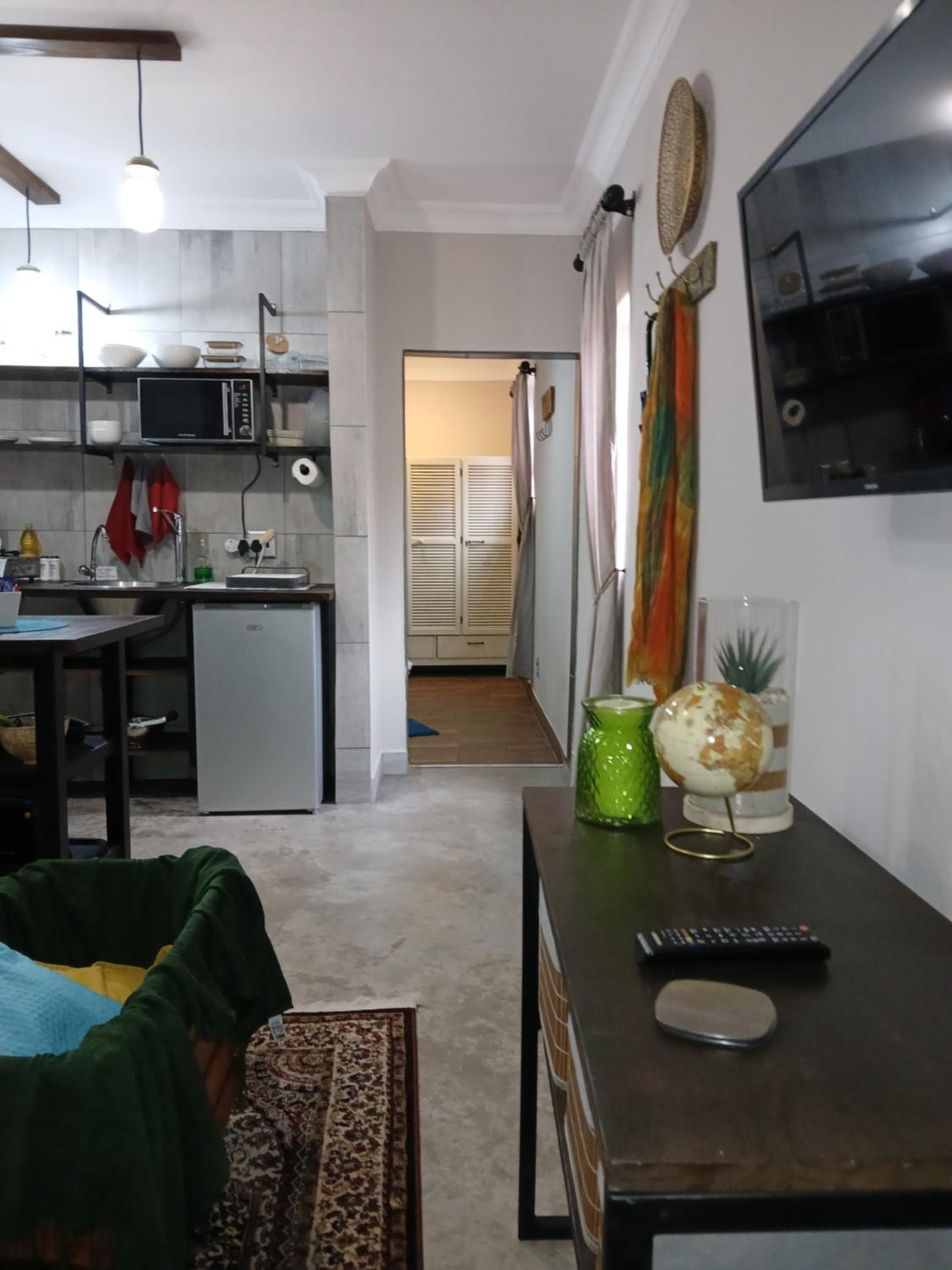 One-Bedroom Apartment - Photo 17