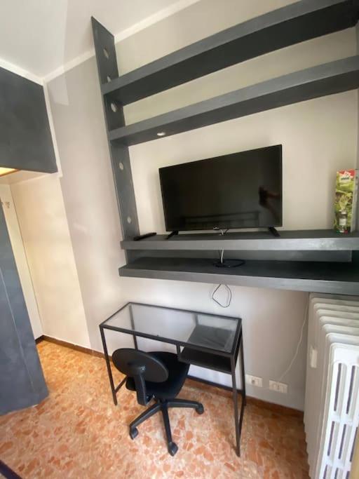 Two-Bedroom Apartment - Photo 27
