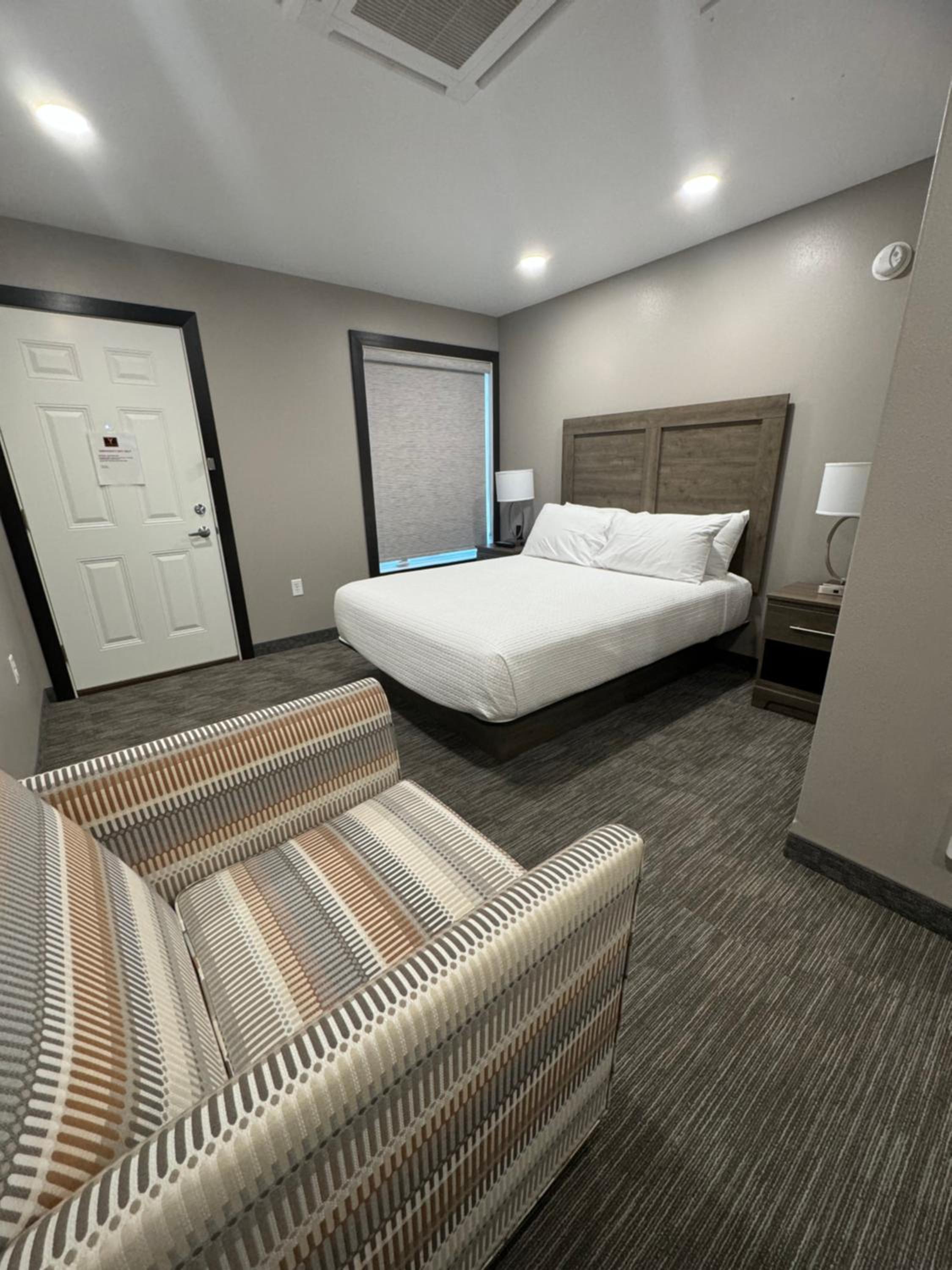 Queen Room photo 3