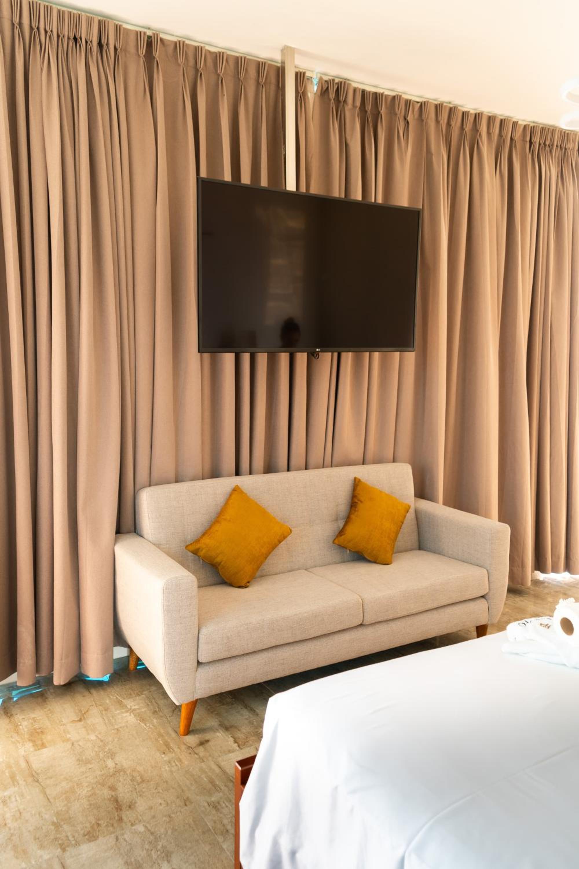 Deluxe Suite photo 1