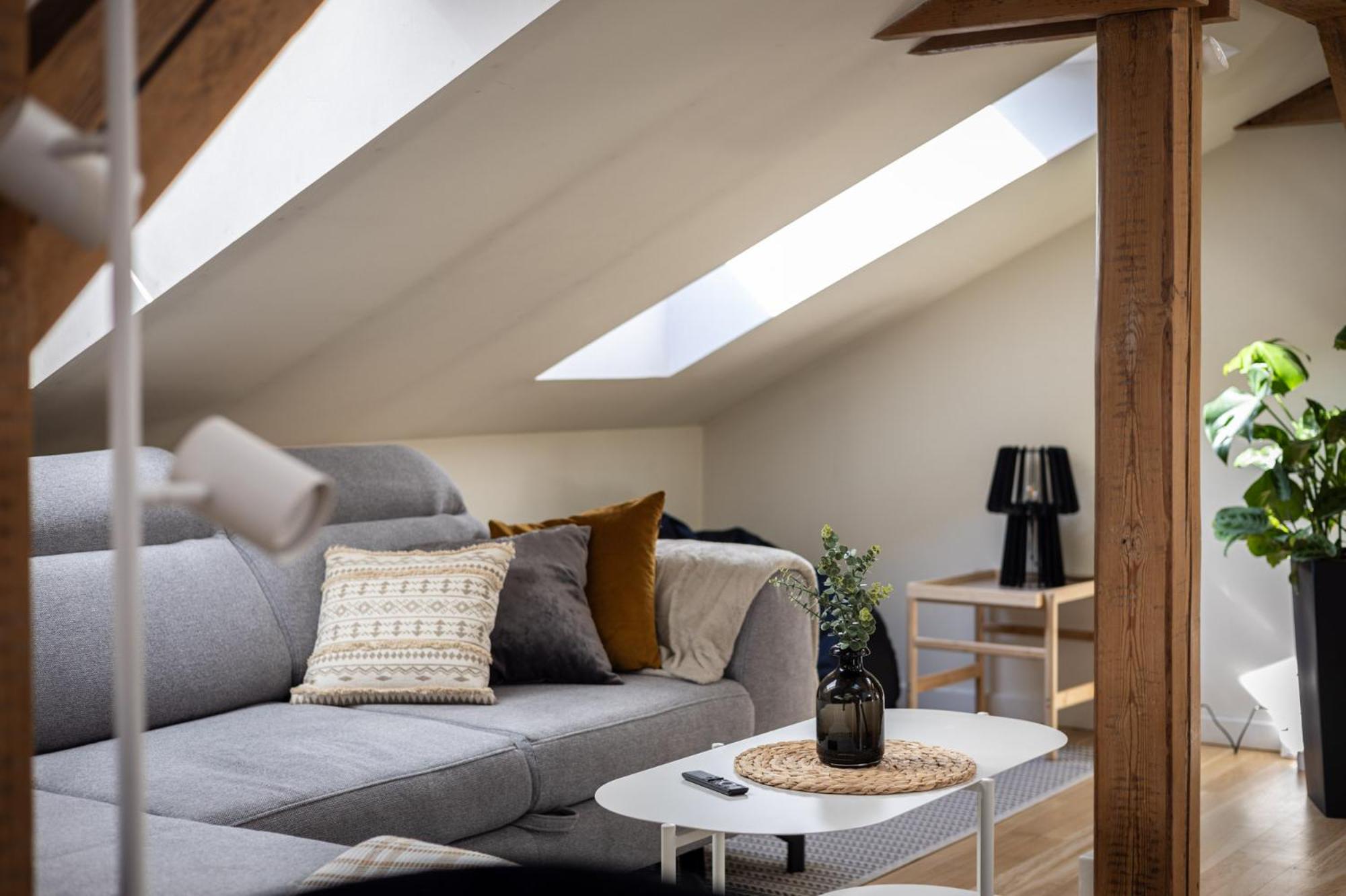Three-Bedroom Apartment - High Floor photo 2