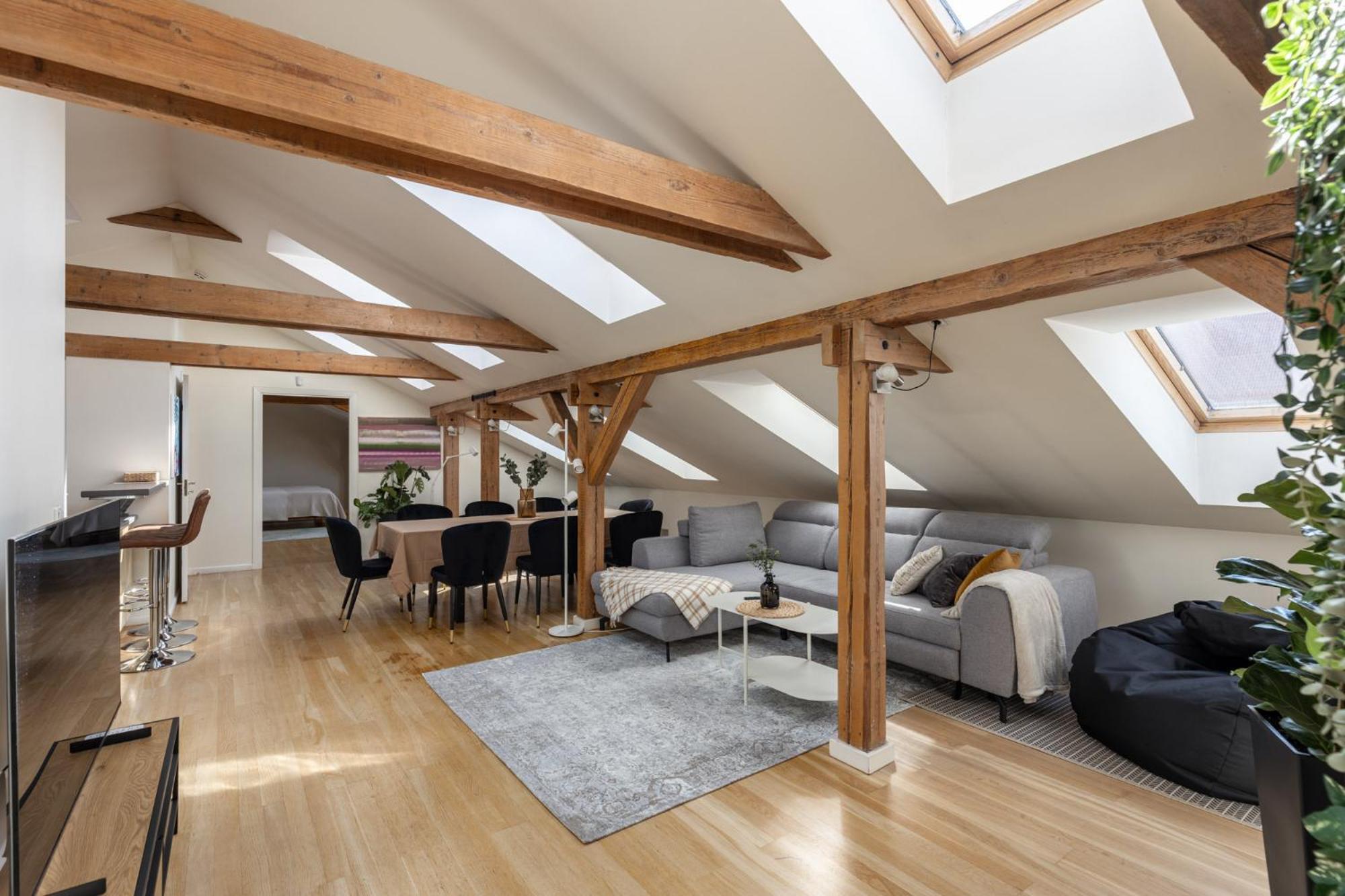Three-Bedroom Apartment - High Floor photo 1