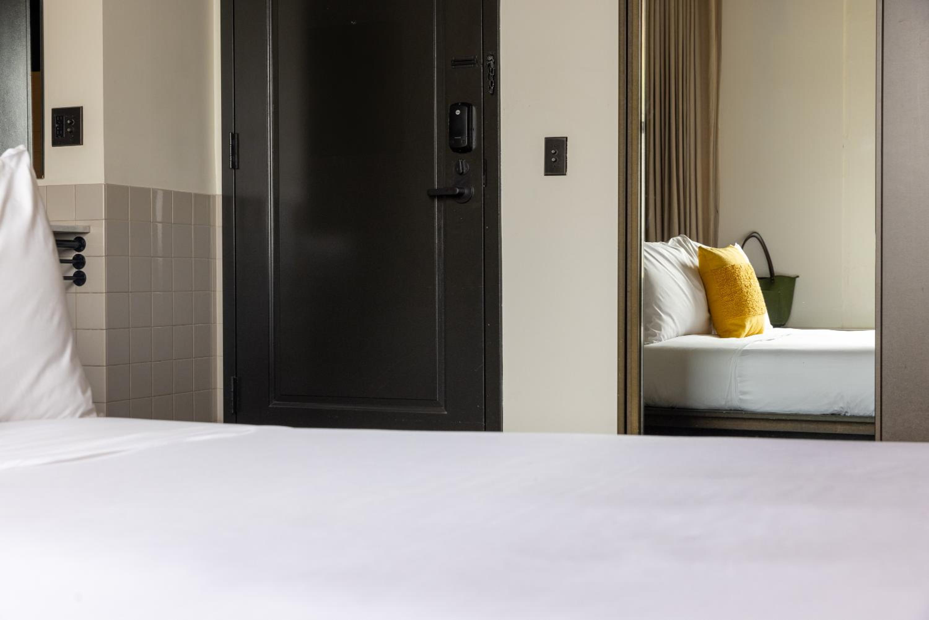 Accessible King Room (Renovated) photo 3