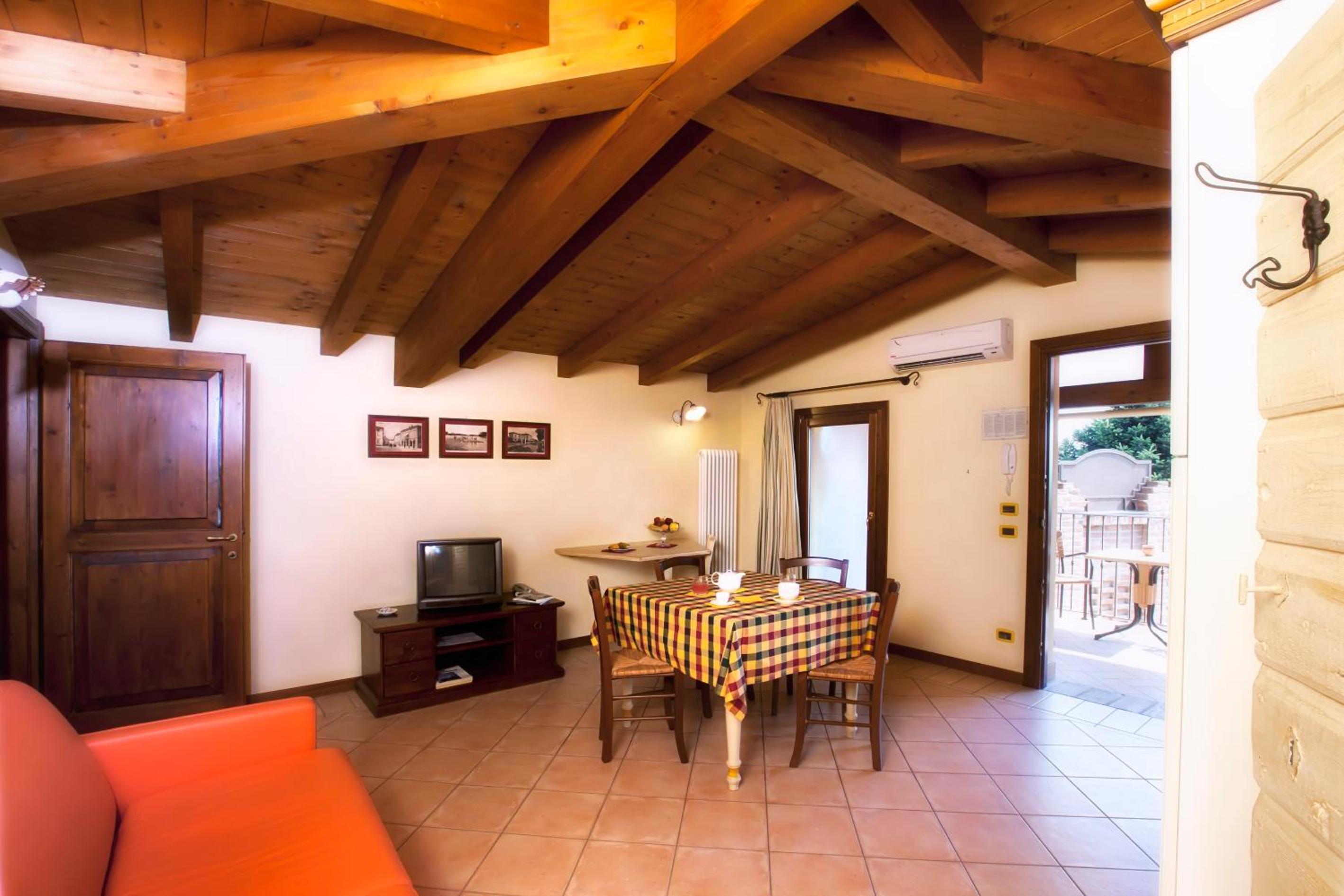 One-Bedroom Apartment - Photo 19