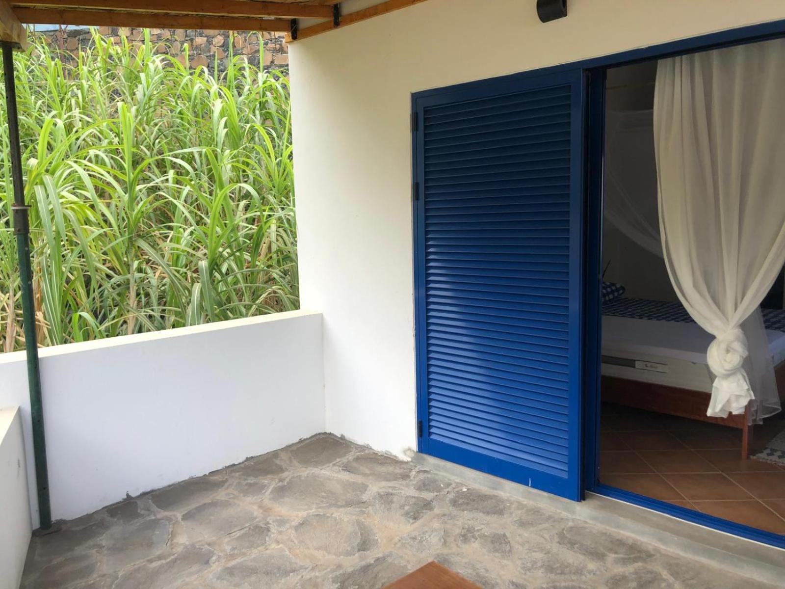 Superior Triple Room with Sea View photo 3