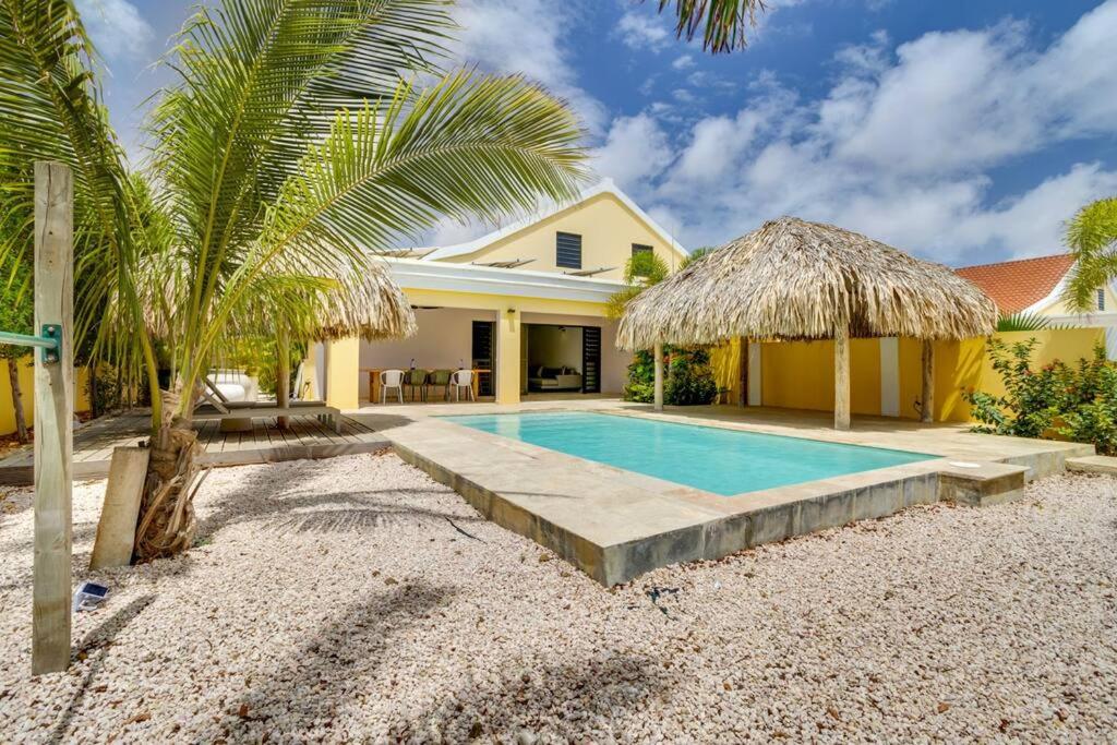Three-Bedroom Villa photo 2