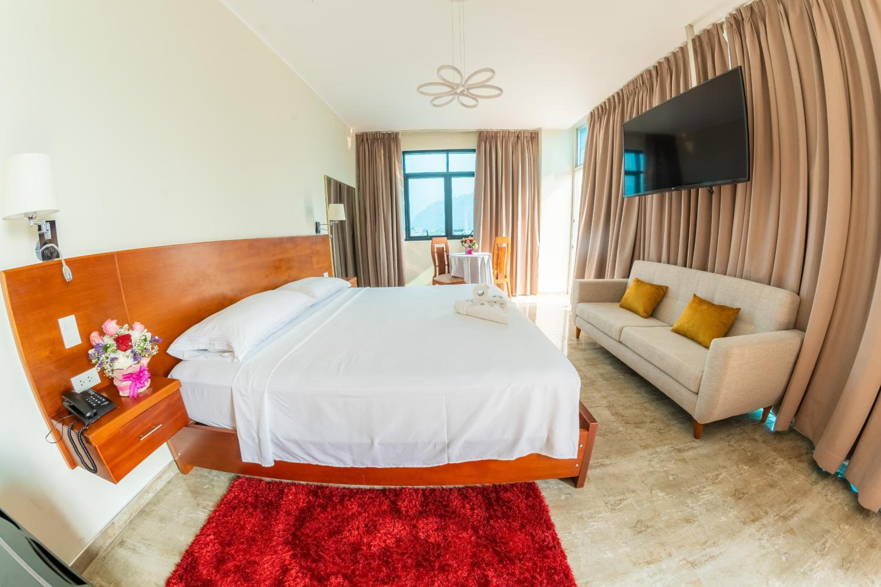 Deluxe Suite photo 3