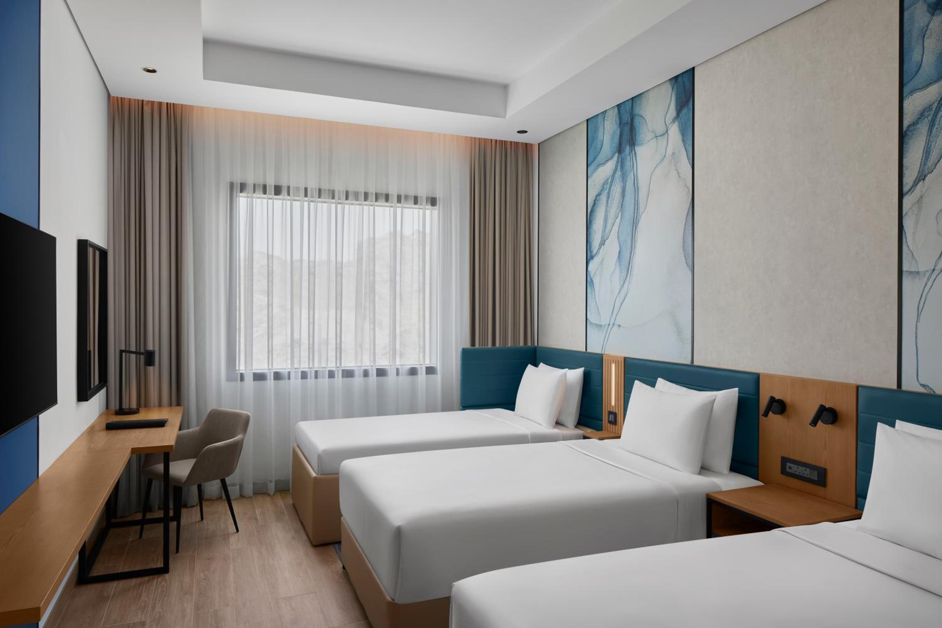 Premium Triple Room with Three Twin Beds and City View - Photo 1