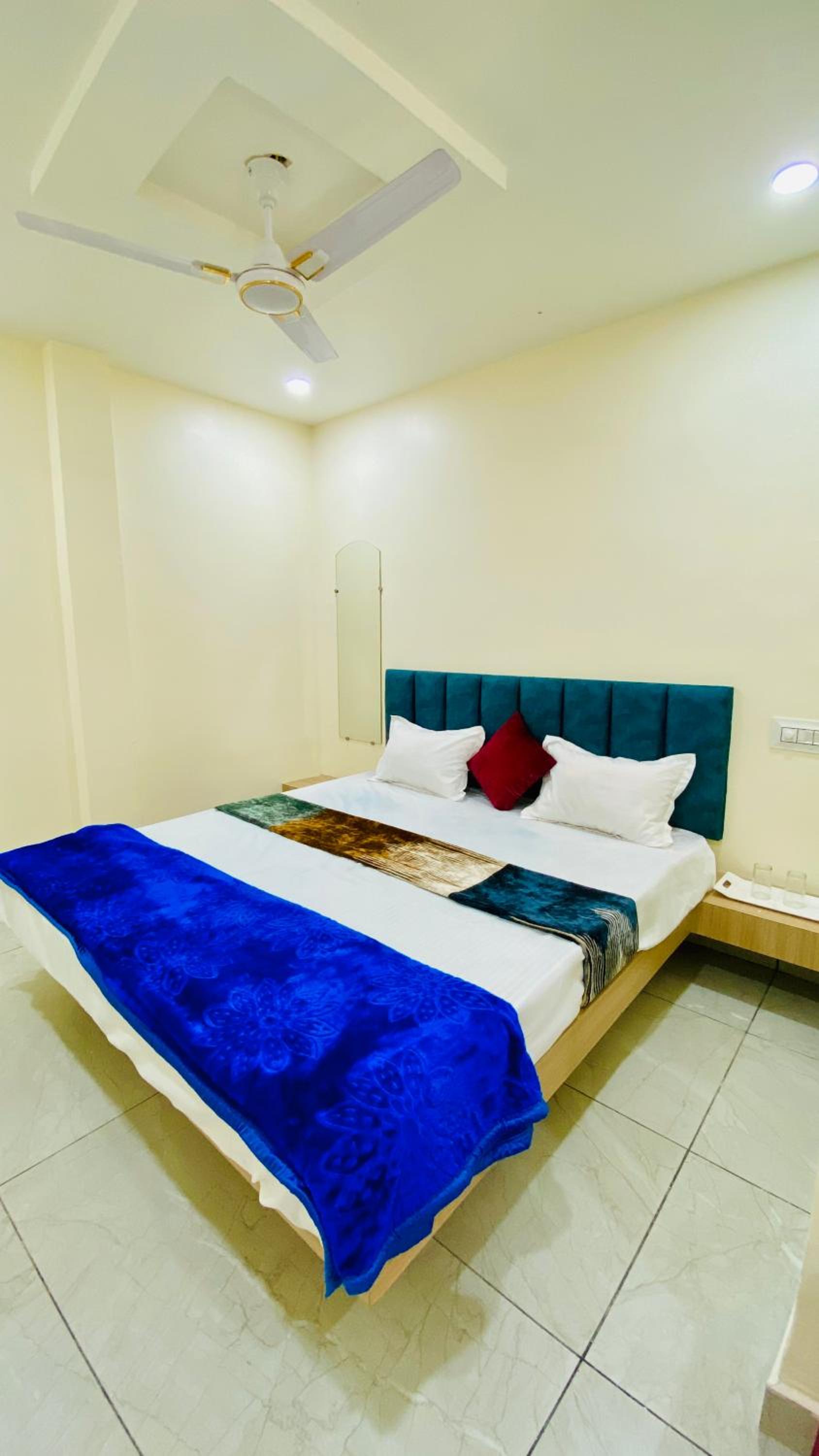 Budget Double Room photo 3