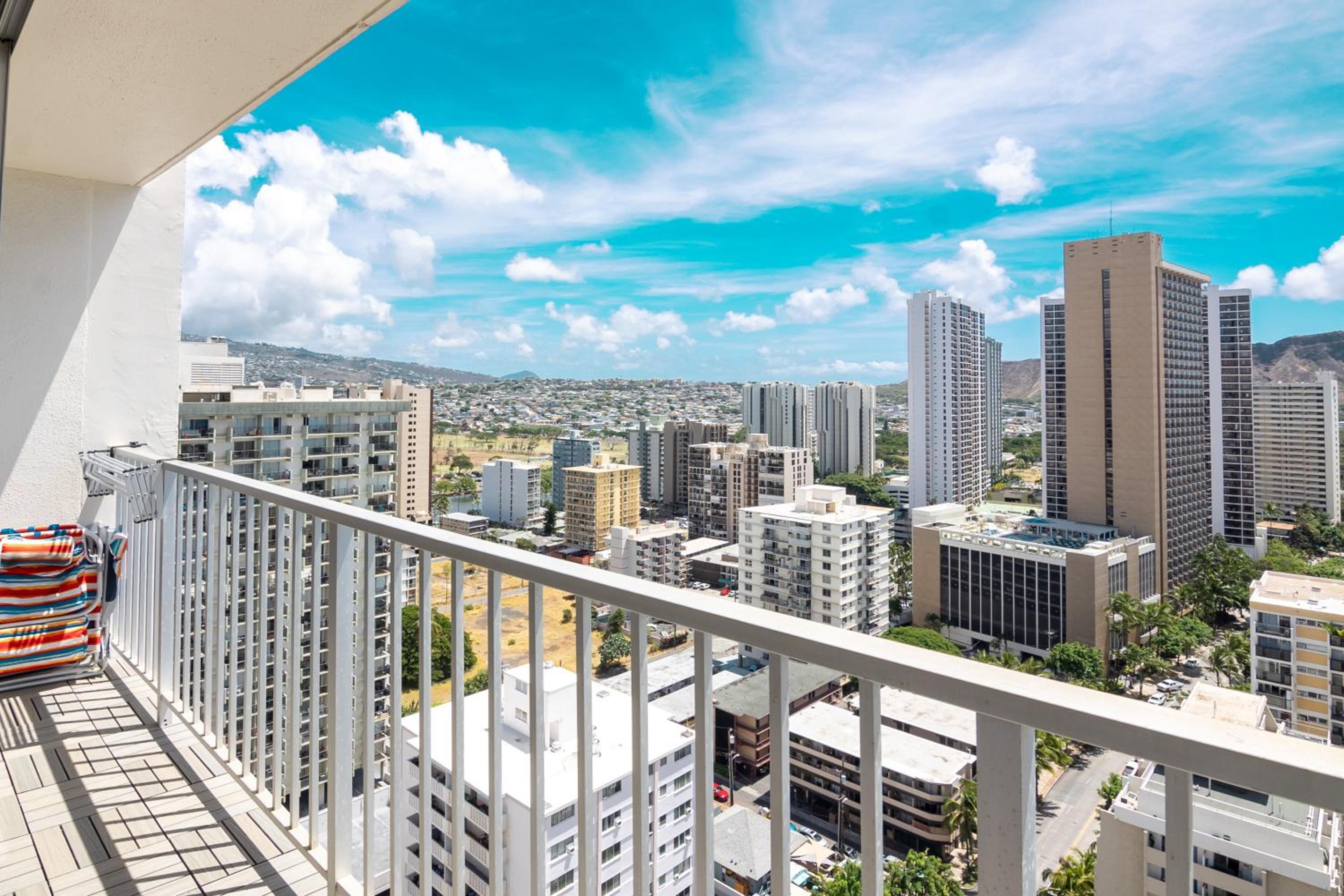 Ocean Retreat: Remodeled Pacific Monarch Haven: One-Bedroom Apartment photo