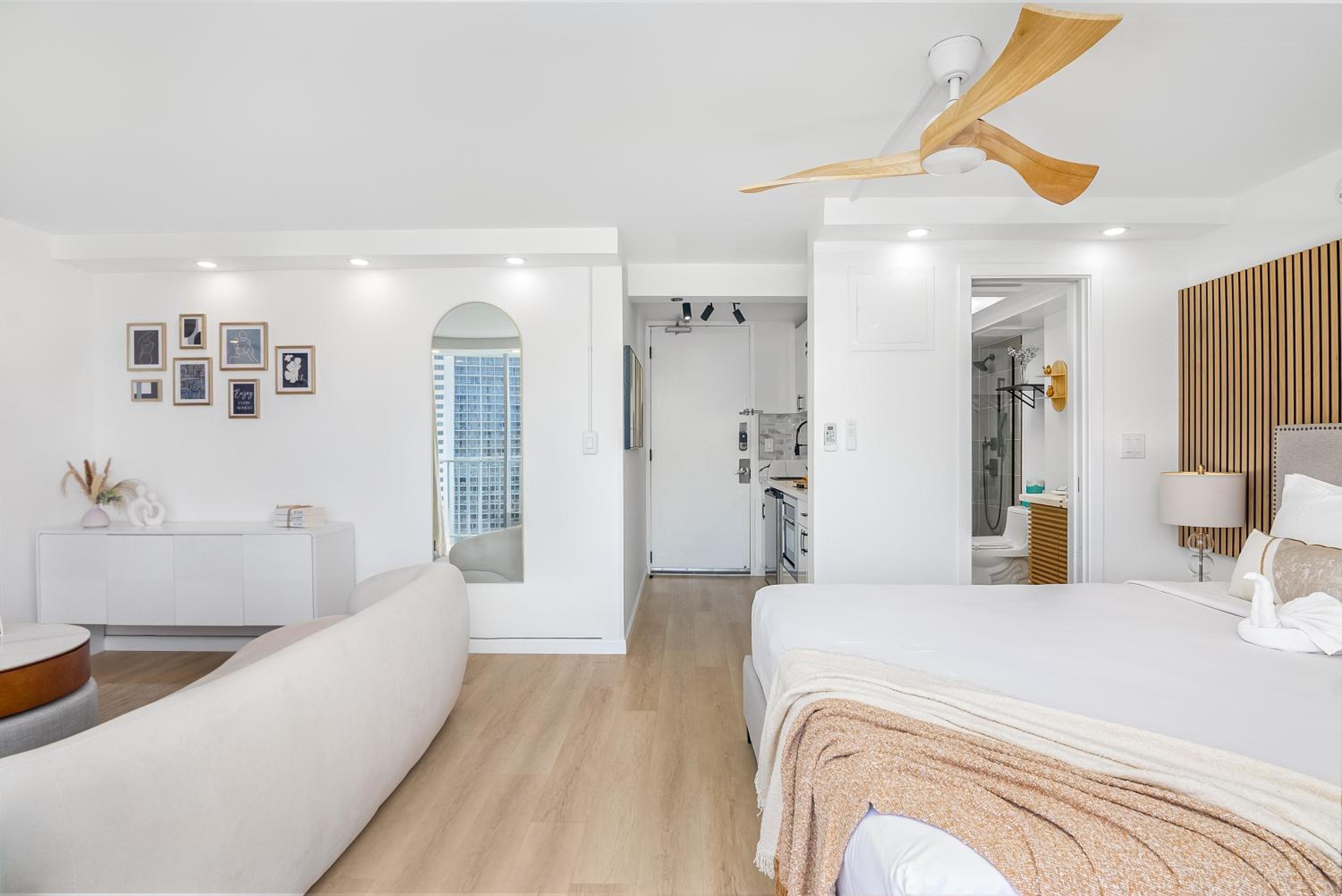 Ocean Retreat: Remodeled Pacific Monarch Haven: One-Bedroom Apartment photo