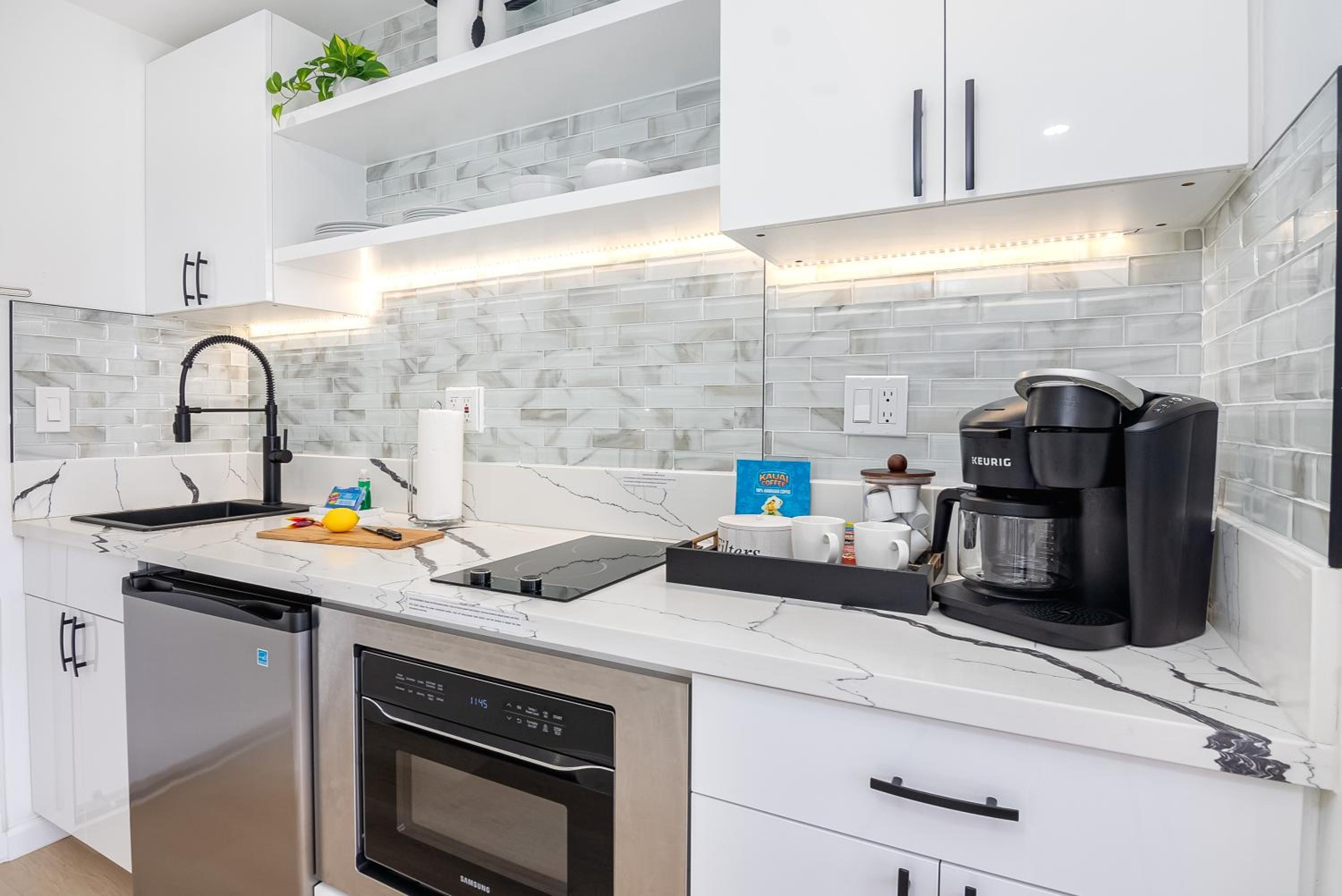 Ocean Retreat: Remodeled Pacific Monarch Haven: One-Bedroom Apartment photo