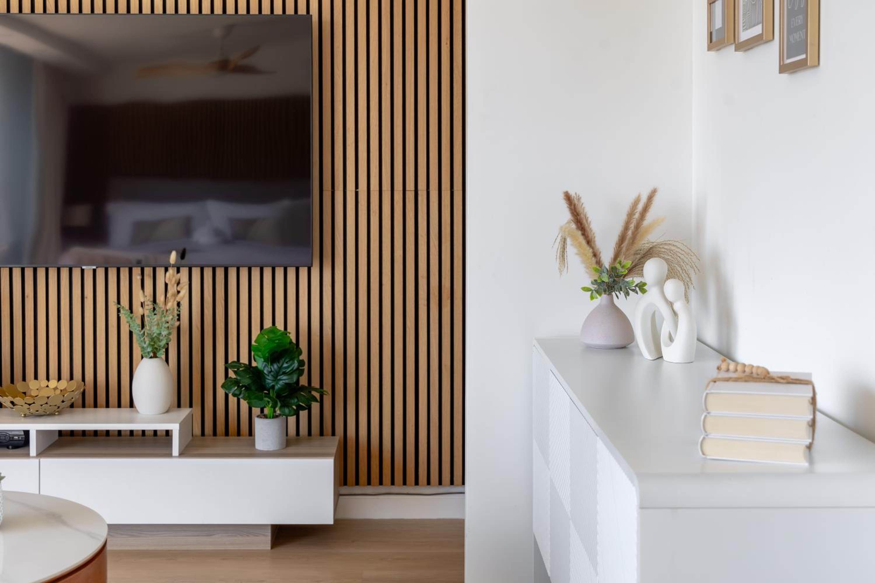 Ocean Retreat: Remodeled Pacific Monarch Haven: One-Bedroom Apartment photo
