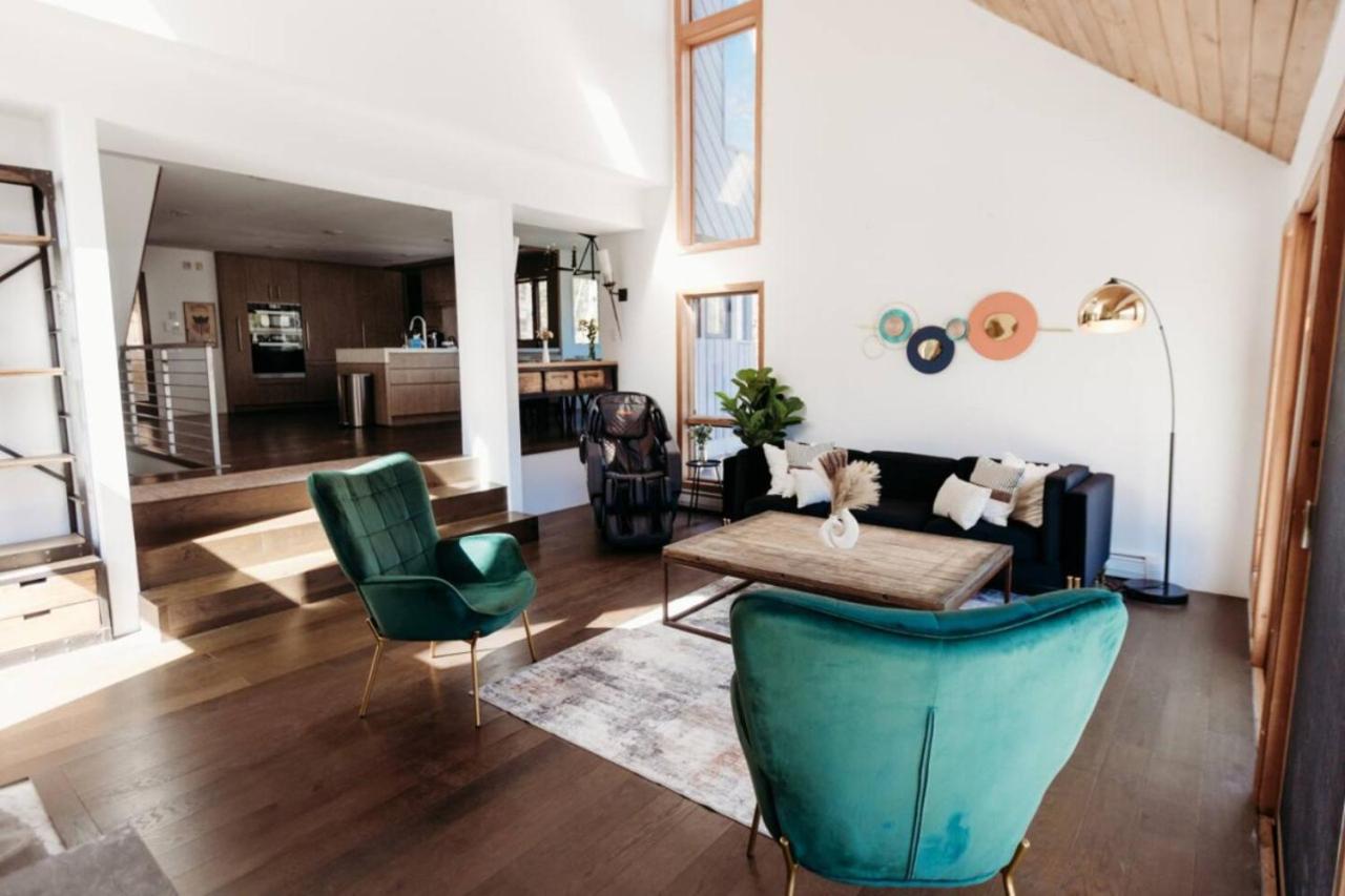 Five-Bedroom House photo 1