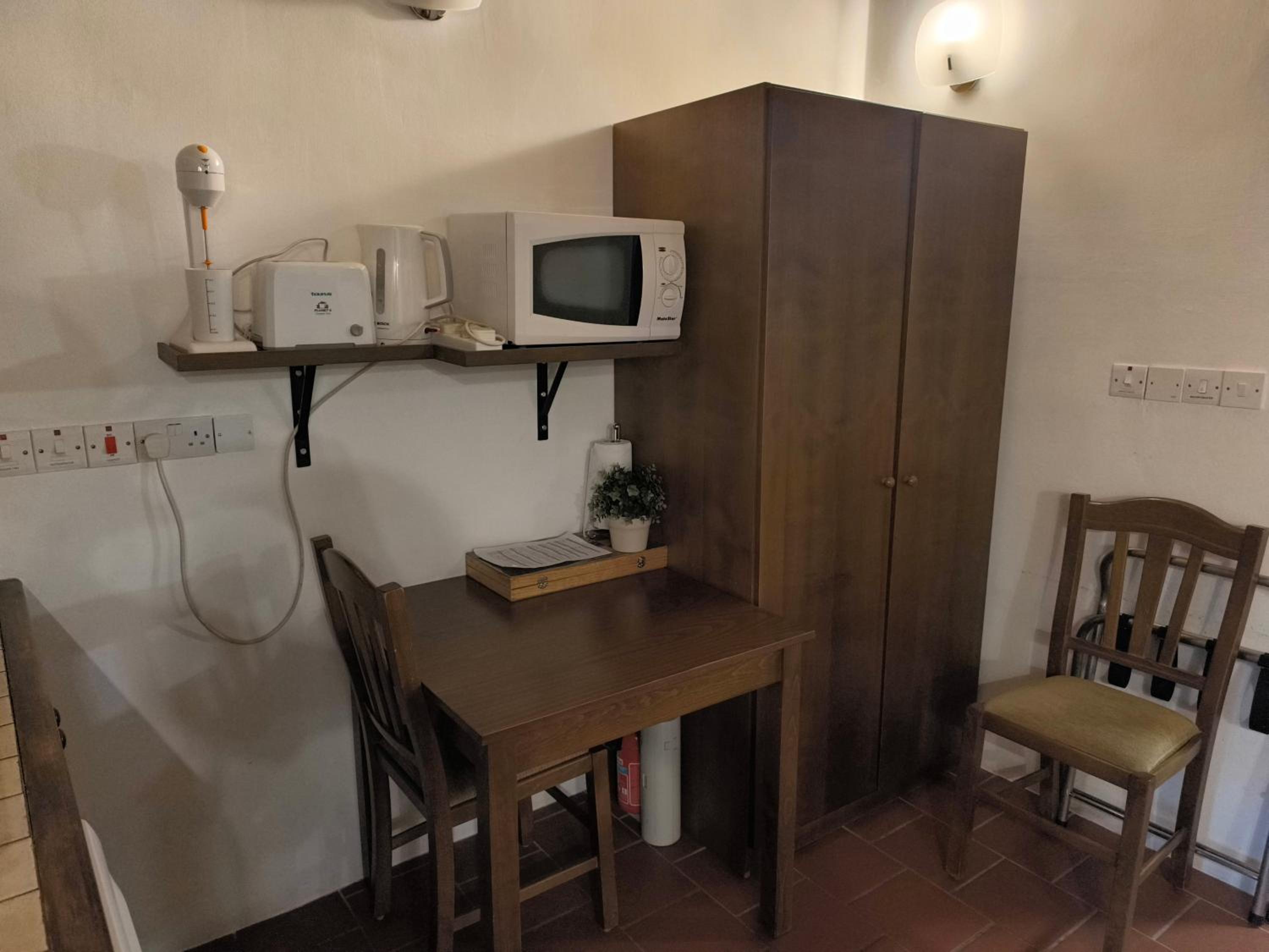 Studio (2 Adults) - Photo 17