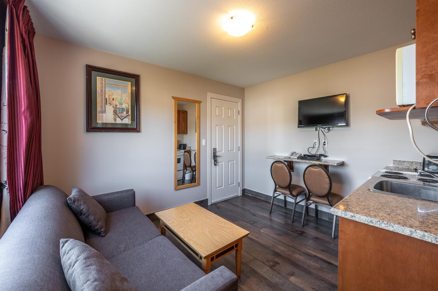 One-Bedroom Suite photo 2