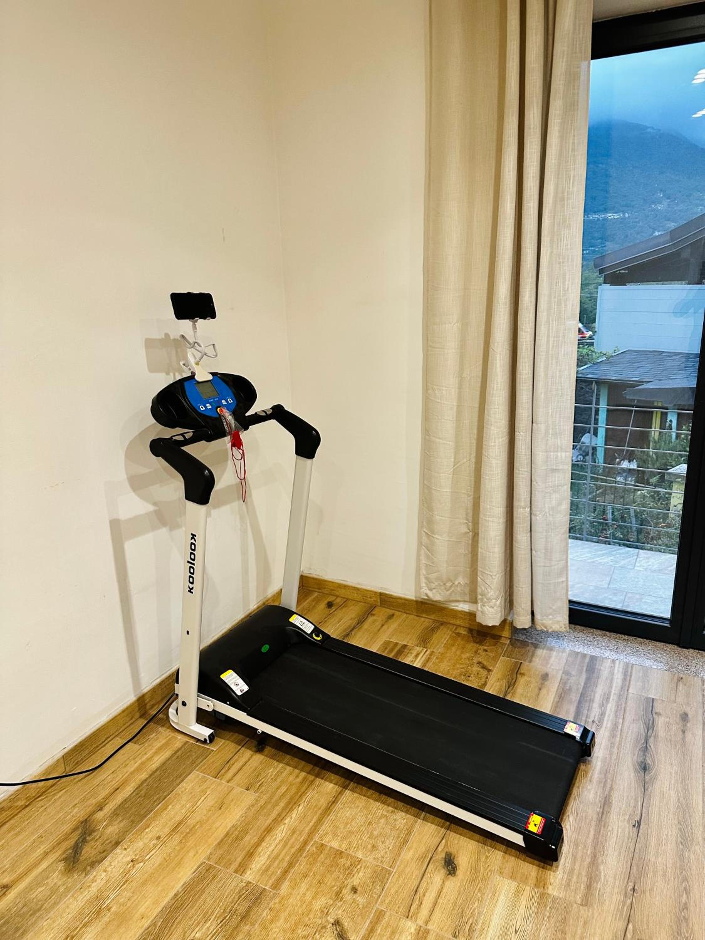 Two-Bedroom Apartment with Mountain View photo 2