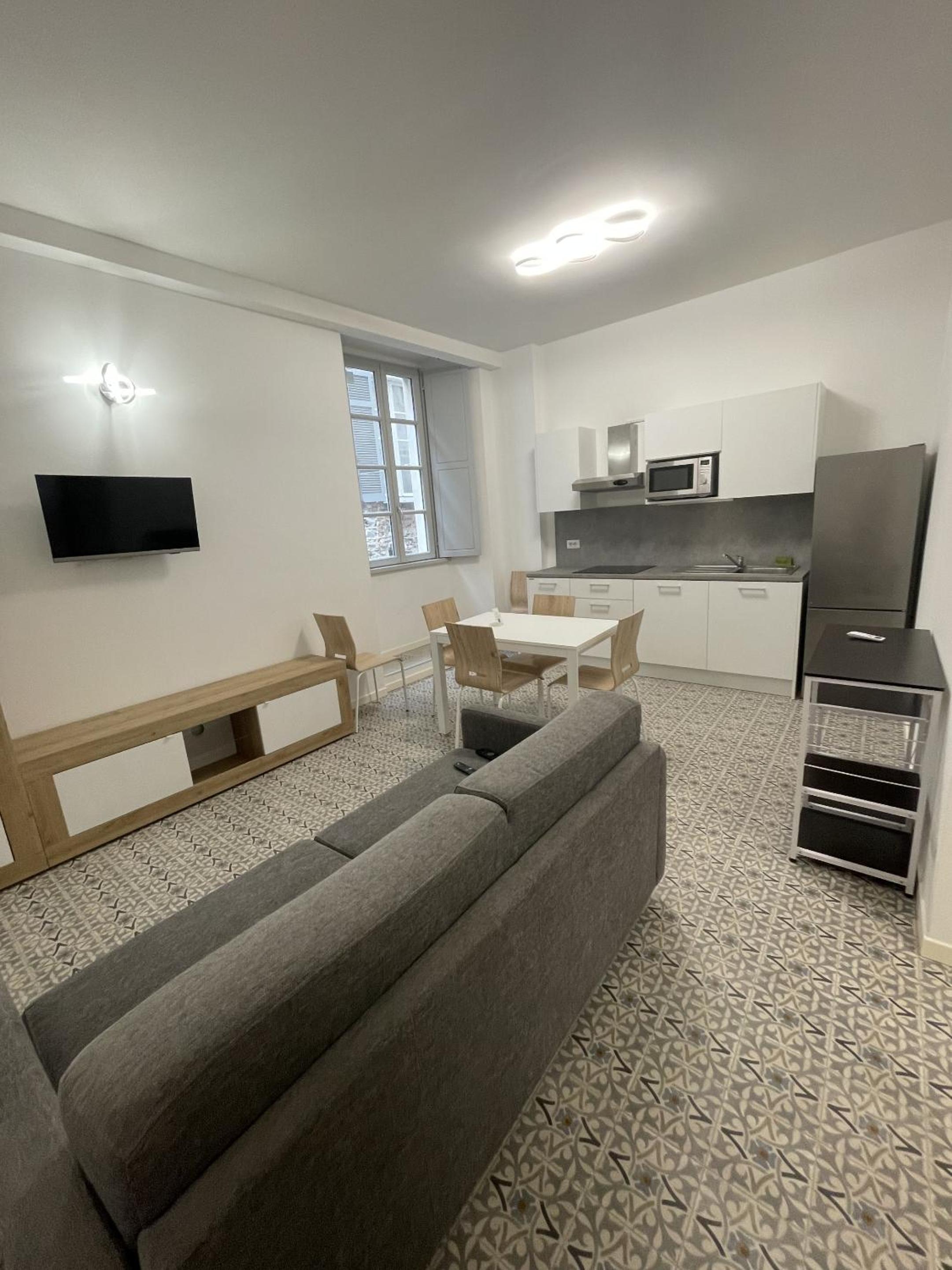 Two-Bedroom Deluxe Apartment photo 1