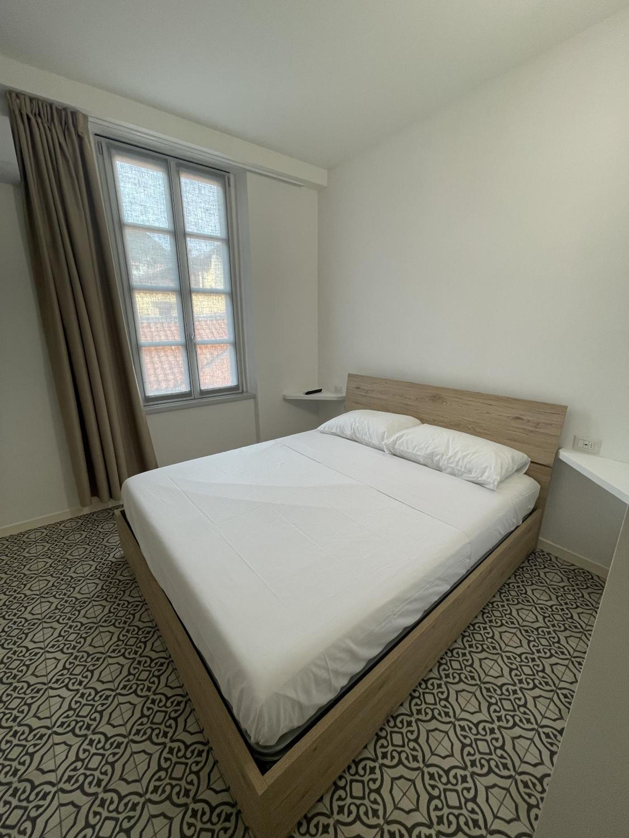 Deluxe One-Bedroom Apartment photo 1