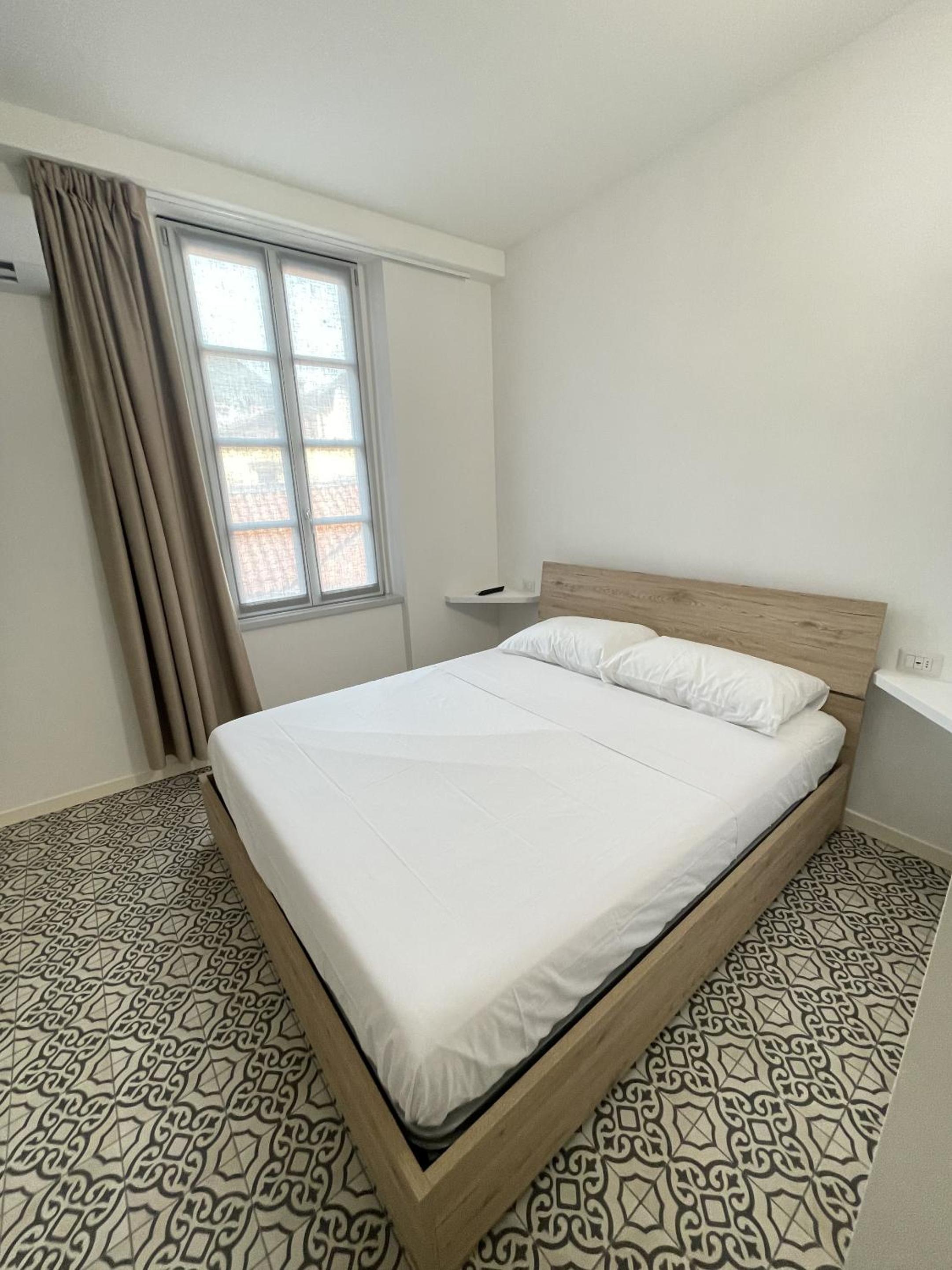 Deluxe One-Bedroom Apartment photo 3